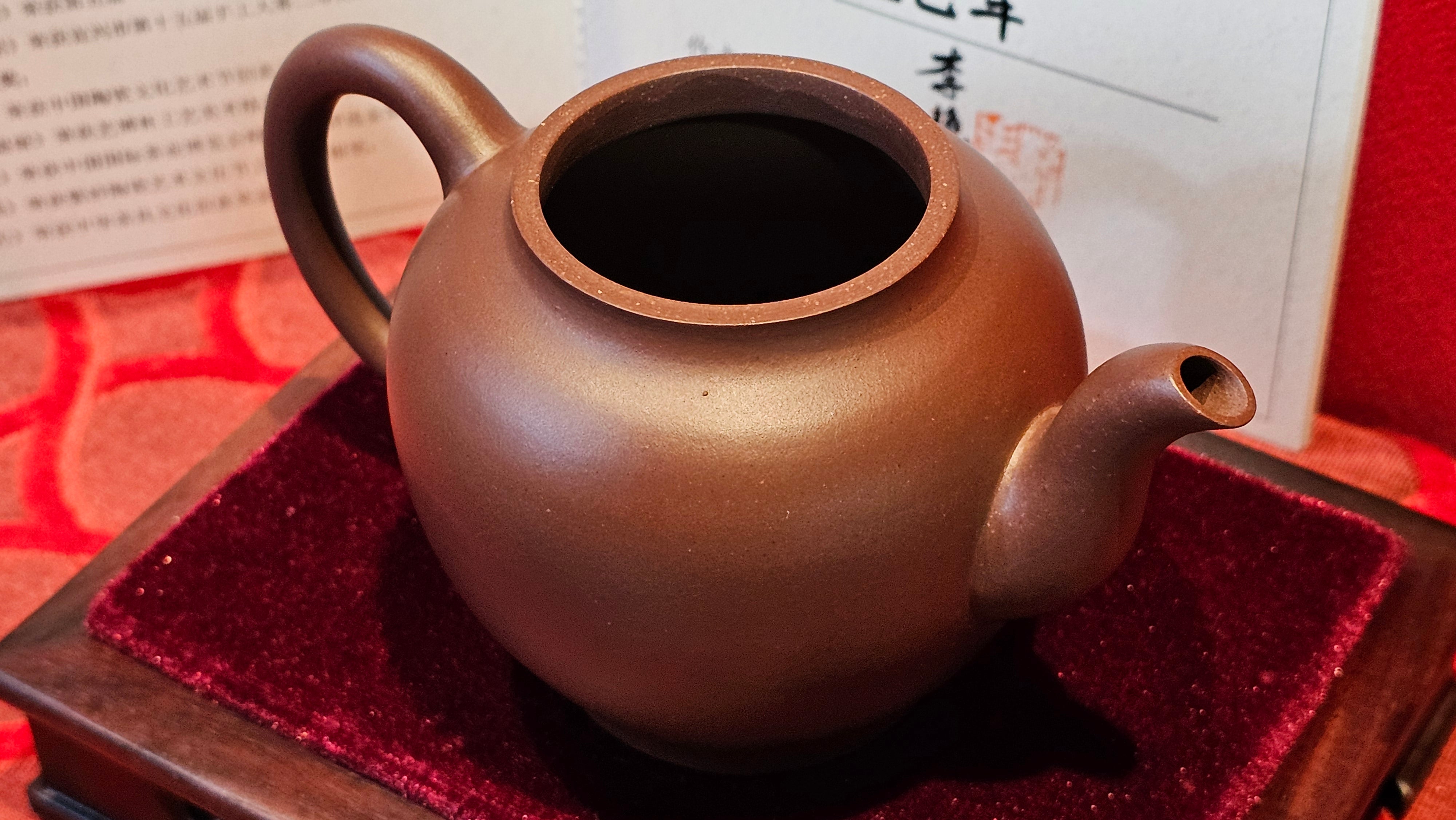 《玉珠》"Yu Zhu ~ A Bead of Jade", 247.6ml (largish), Lao Zi Ni 老紫泥 ~ Crafted by L3A Consummate Master Artist Li Yan Ru 李艳如 ~ Congratulations, to Mr A.R., 1034hrs 17th July 2025, Talent, OR!!