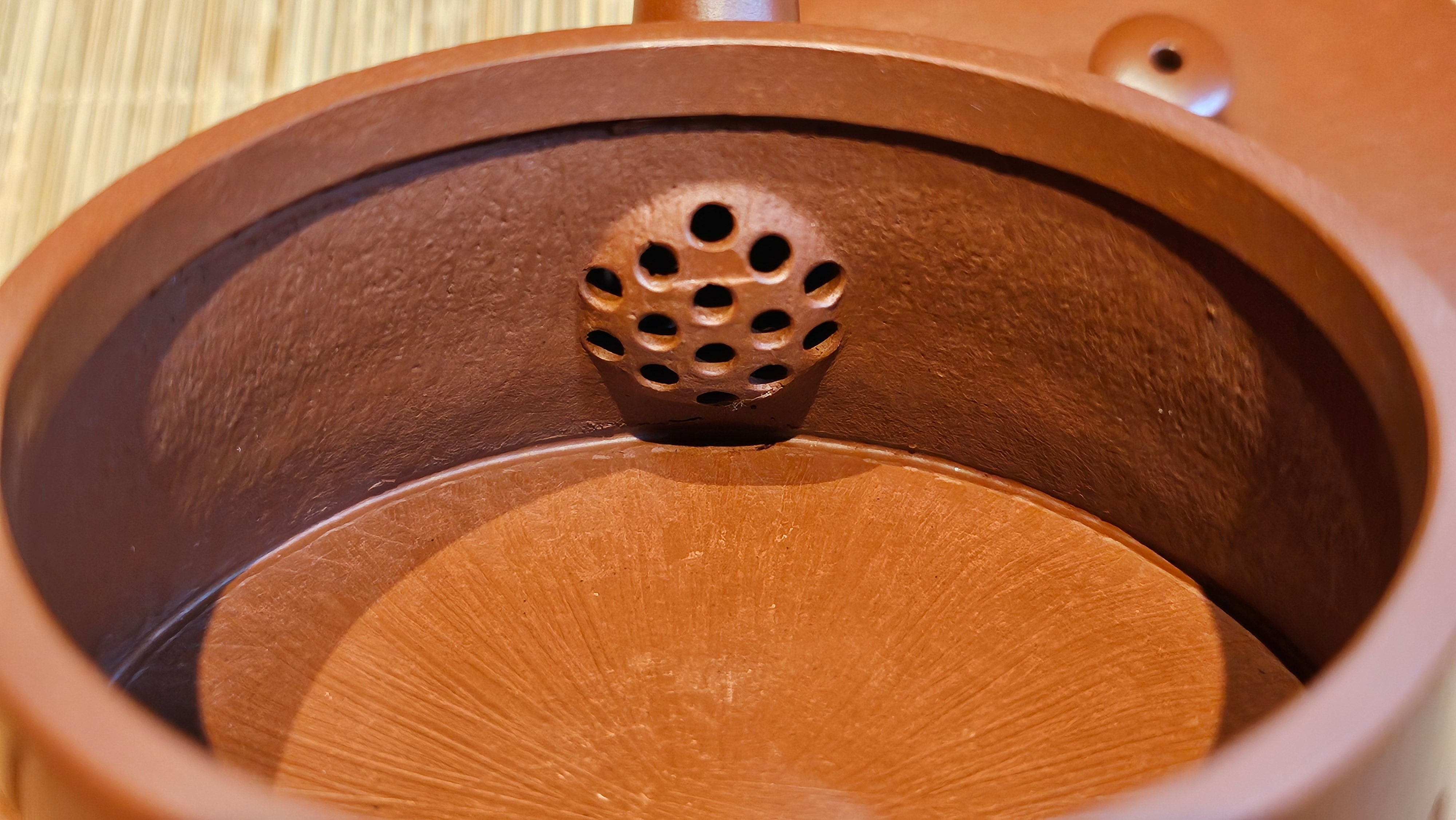 Yun Zhu 云柱 "Pillar of the Heavens", 141.8ml, Xiao Mei Yao Zhu Ni 小煤窑朱泥,  by our Collaborative Craftsman Wang Hui 王慧 ~ "劲竹凌风" and Bamboo Engraving by Craftsman Yi De Shu 一德书 ~ Congratulations to Mr D.!, 1109hrs 16th July 2025, Baldwin Park, CA.