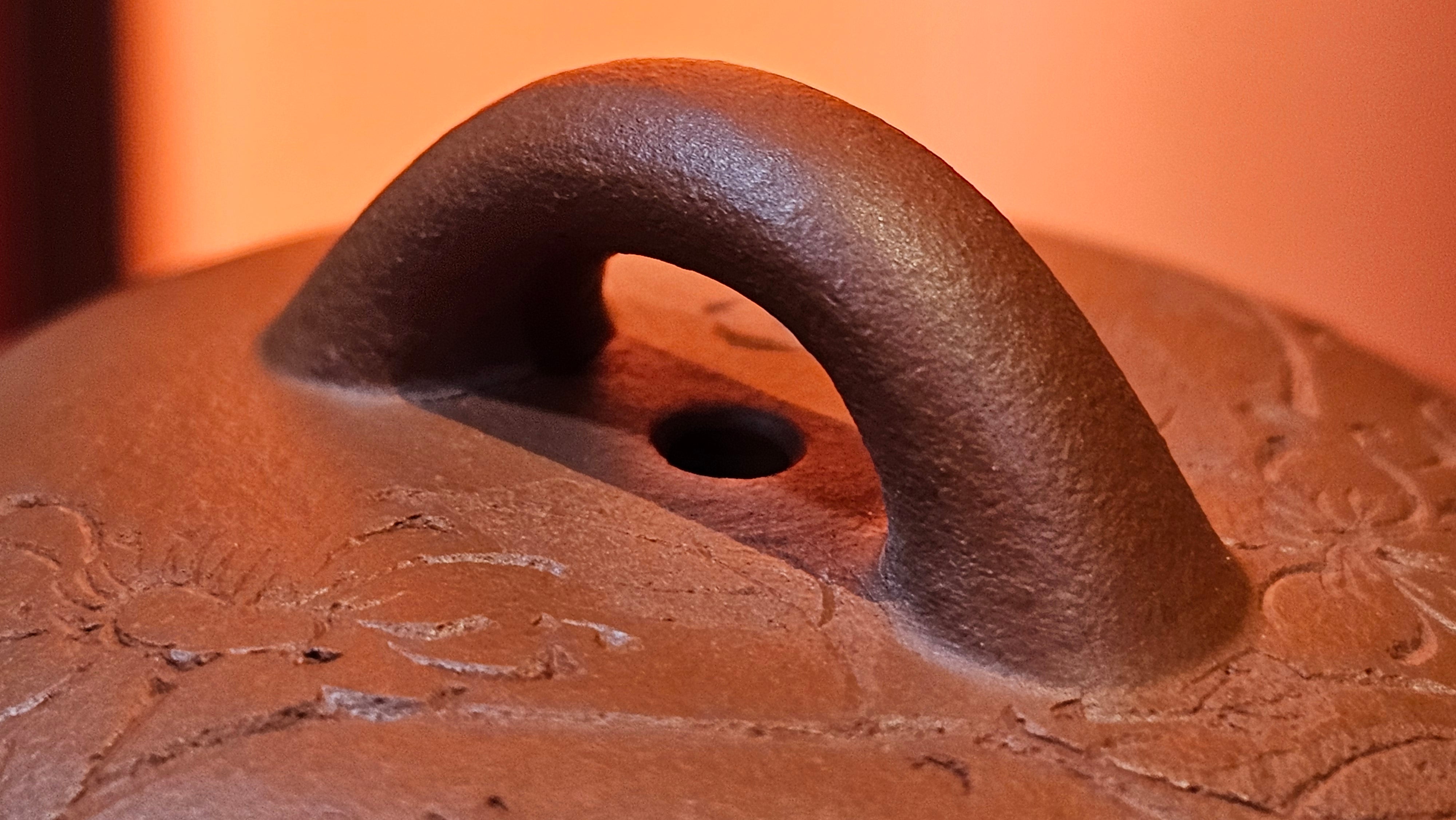 Meng Chen San Zu《孟臣三足》, 187.6ml, Xiao Hong Ni 小红泥, by our Craftsman Zhang Huan 张欢, Engraving by Craftsman Pe'eng Pe'eng 芃芃。~ Congratulations to Ms S.M.!!, 1827hrs 17th July 2025, Velden! The Netherlands 🇳🇱.