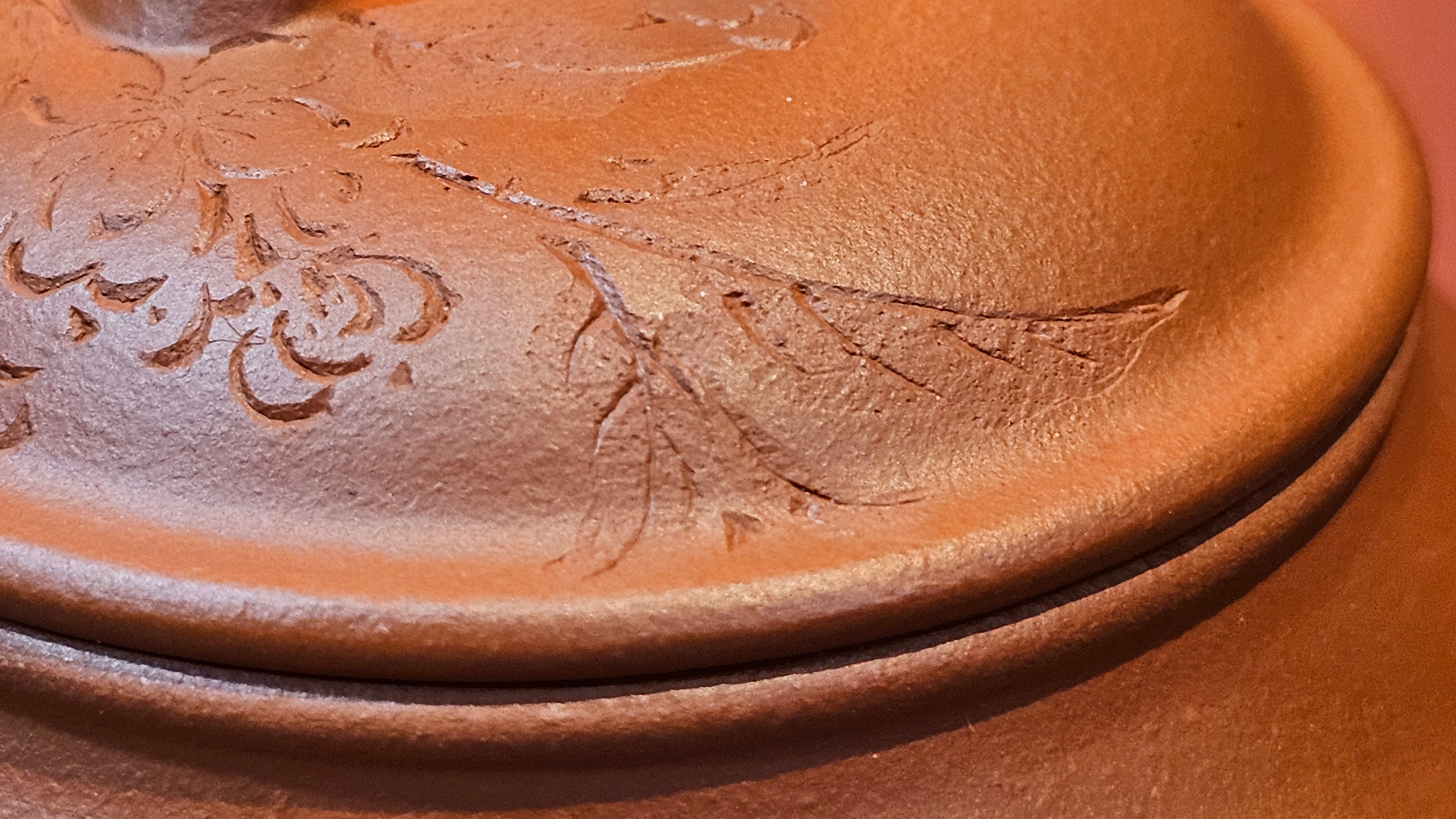 Meng Chen San Zu《孟臣三足》, 187.6ml, Xiao Hong Ni 小红泥, by our Craftsman Zhang Huan 张欢, Engraving by Craftsman Pe'eng Pe'eng 芃芃。~ Congratulations to Ms S.M.!!, 1827hrs 17th July 2025, Velden! The Netherlands 🇳🇱.