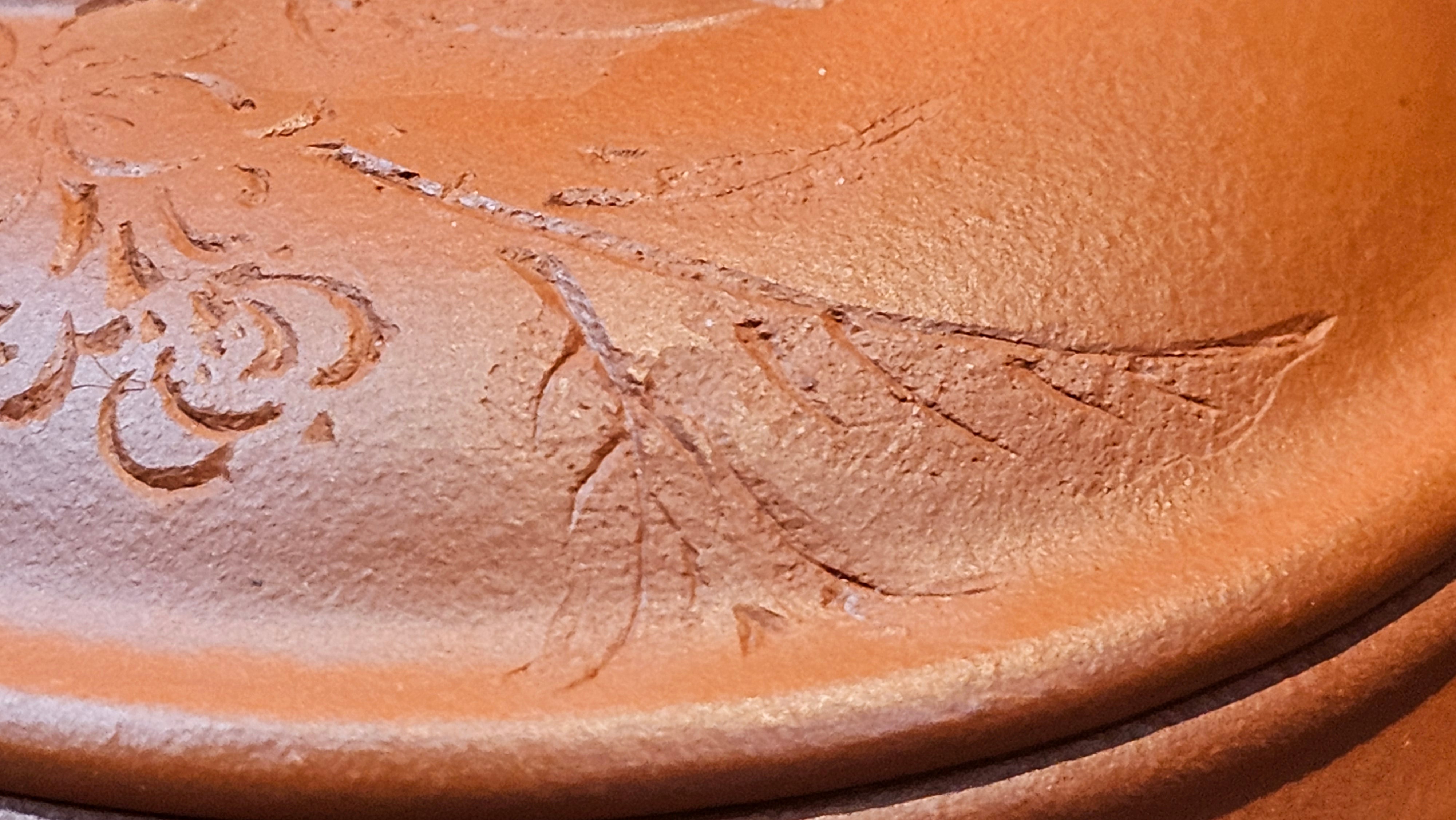 Meng Chen San Zu《孟臣三足》, 187.6ml, Xiao Hong Ni 小红泥, by our Craftsman Zhang Huan 张欢, Engraving by Craftsman Pe'eng Pe'eng 芃芃。~ Congratulations to Ms S.M.!!, 1827hrs 17th July 2025, Velden! The Netherlands 🇳🇱.