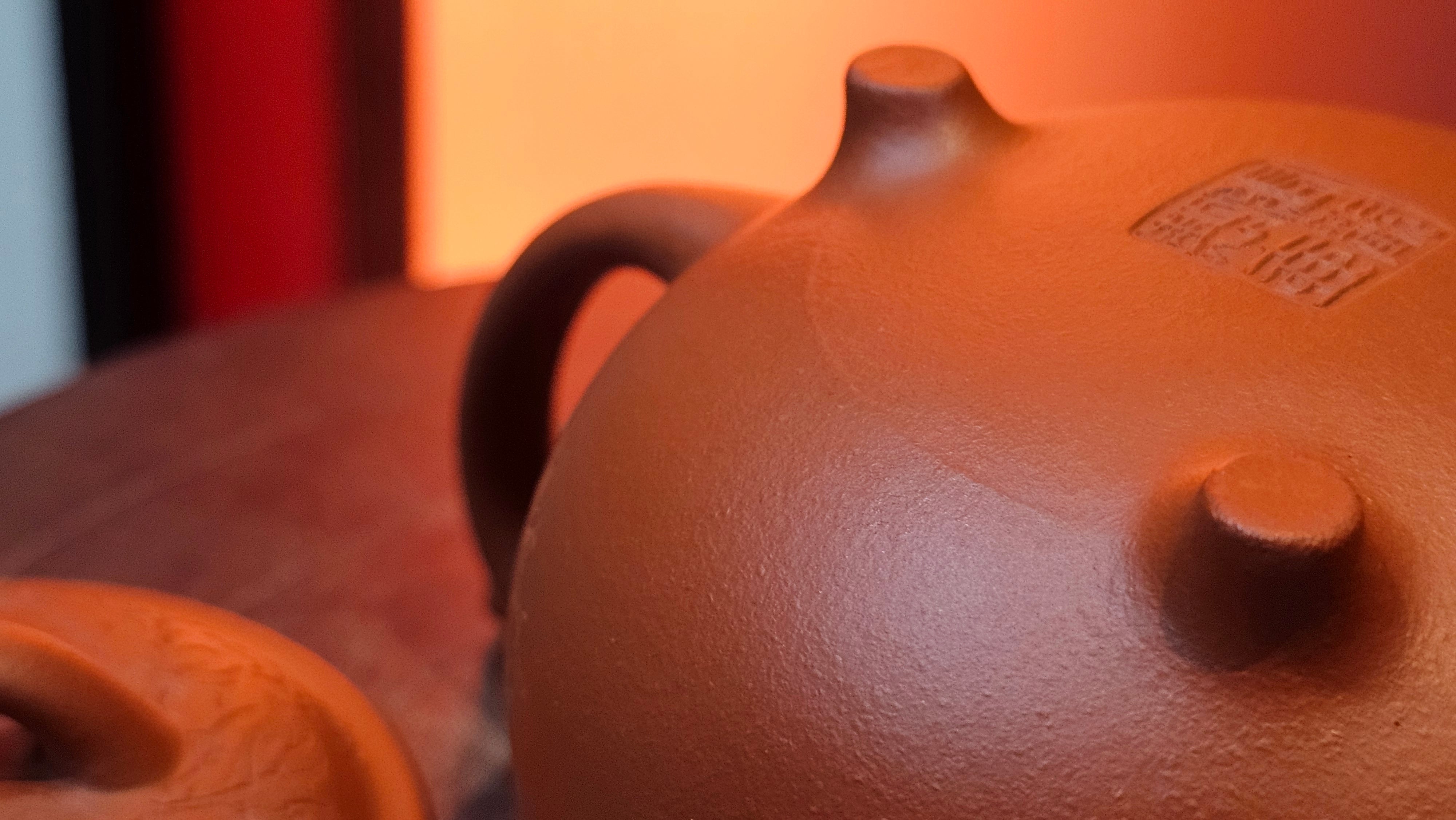 Meng Chen San Zu《孟臣三足》, 187.6ml, Xiao Hong Ni 小红泥, by our Craftsman Zhang Huan 张欢, Engraving by Craftsman Pe'eng Pe'eng 芃芃。~ Congratulations to Ms S.M.!!, 1827hrs 17th July 2025, Velden! The Netherlands 🇳🇱.