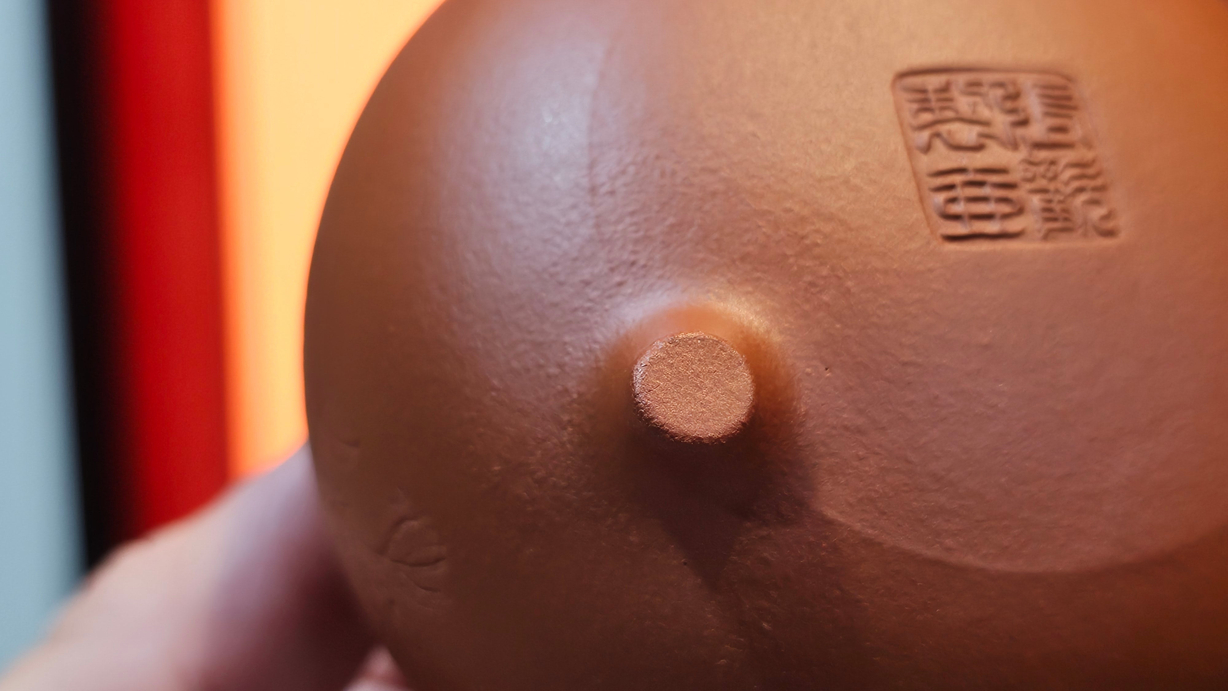 Meng Chen San Zu《孟臣三足》, 187.6ml, Xiao Hong Ni 小红泥, by our Craftsman Zhang Huan 张欢, Engraving by Craftsman Pe'eng Pe'eng 芃芃。~ Congratulations to Ms S.M.!!, 1827hrs 17th July 2025, Velden! The Netherlands 🇳🇱.