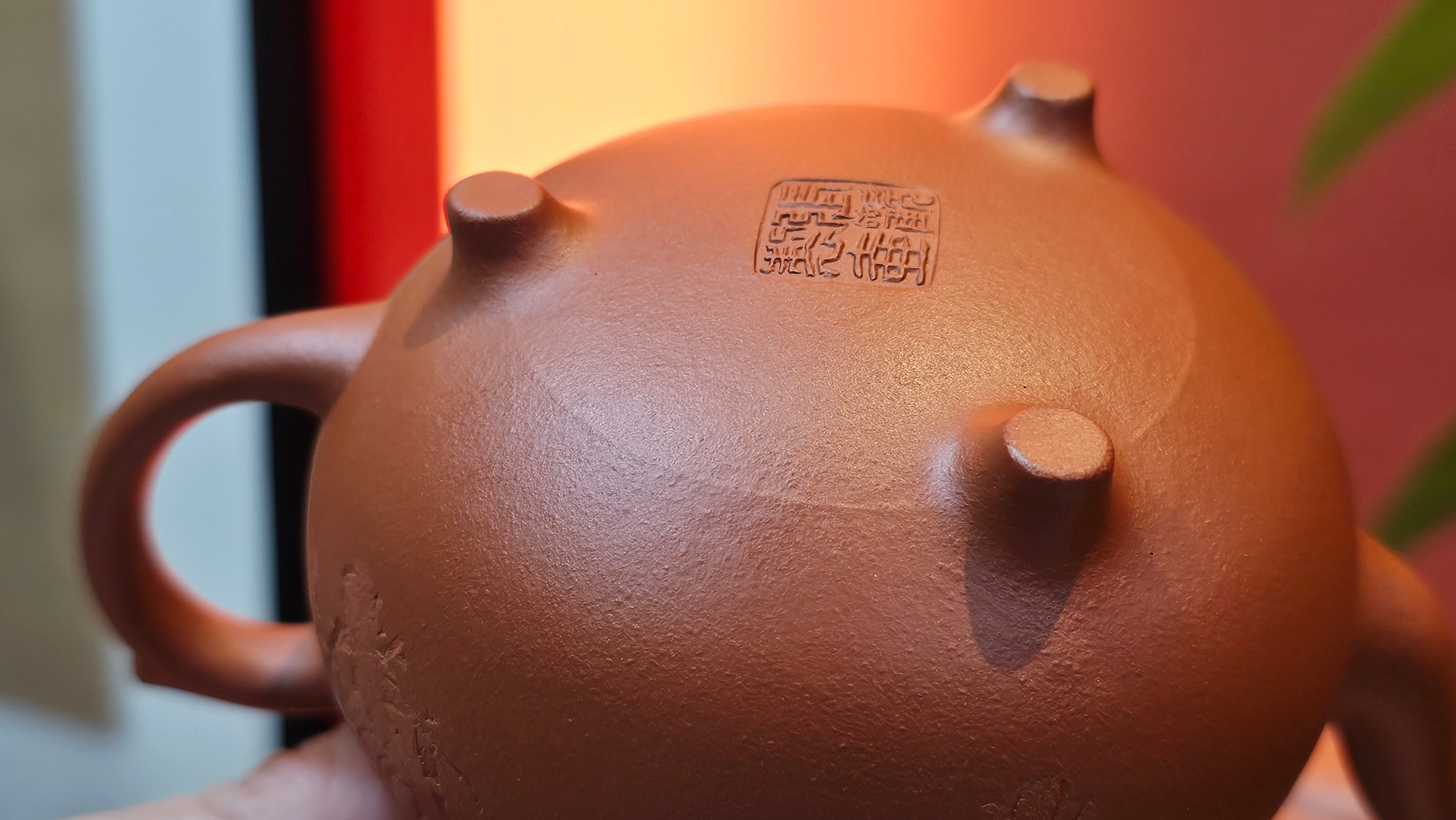 Meng Chen San Zu《孟臣三足》, 187.6ml, Xiao Hong Ni 小红泥, by our Craftsman Zhang Huan 张欢, Engraving by Craftsman Pe'eng Pe'eng 芃芃。~ Congratulations to Ms S.M.!!, 1827hrs 17th July 2025, Velden! The Netherlands 🇳🇱.