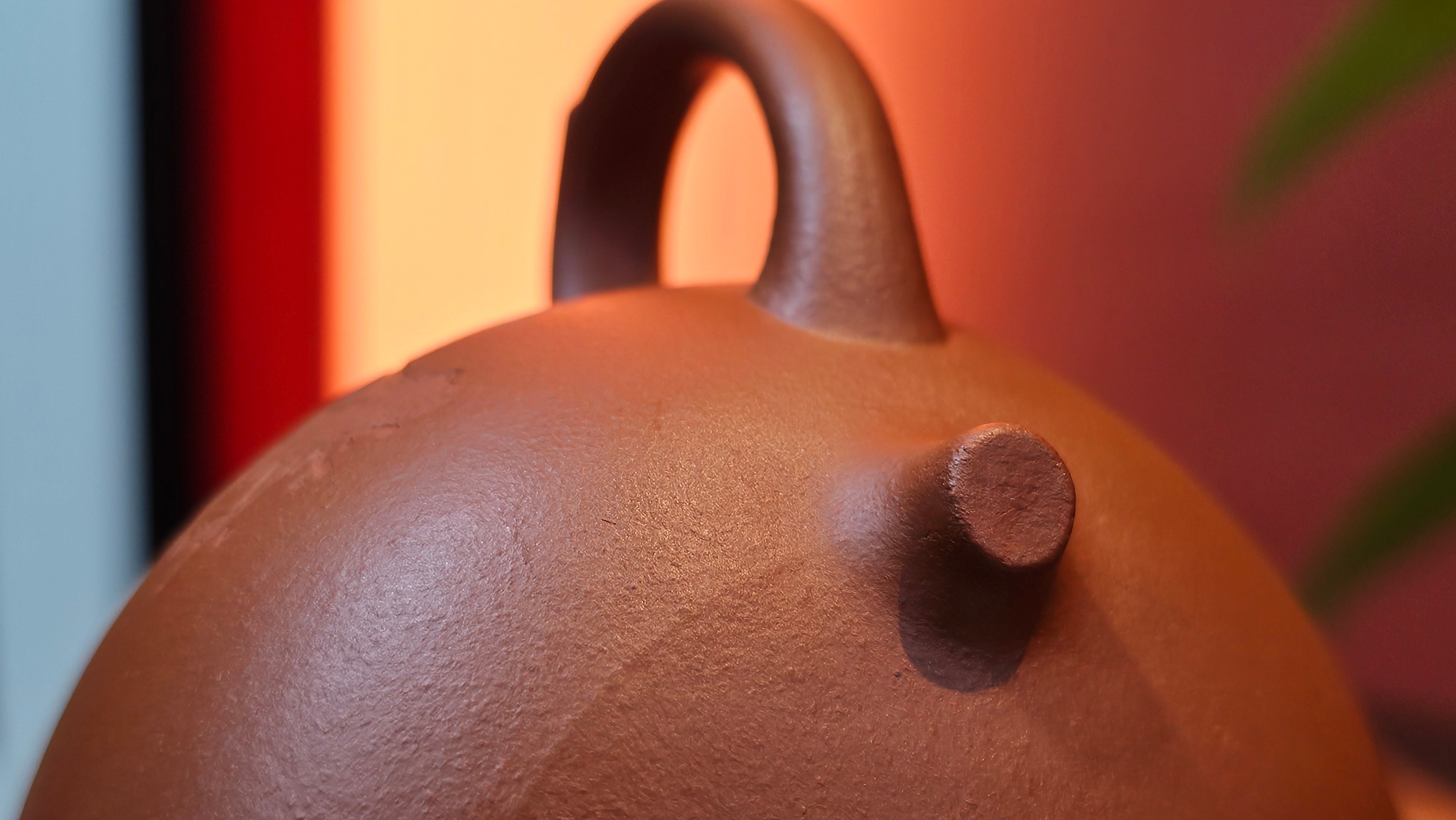 Meng Chen San Zu《孟臣三足》, 187.6ml, Xiao Hong Ni 小红泥, by our Craftsman Zhang Huan 张欢, Engraving by Craftsman Pe'eng Pe'eng 芃芃。~ Congratulations to Ms S.M.!!, 1827hrs 17th July 2025, Velden! The Netherlands 🇳🇱.