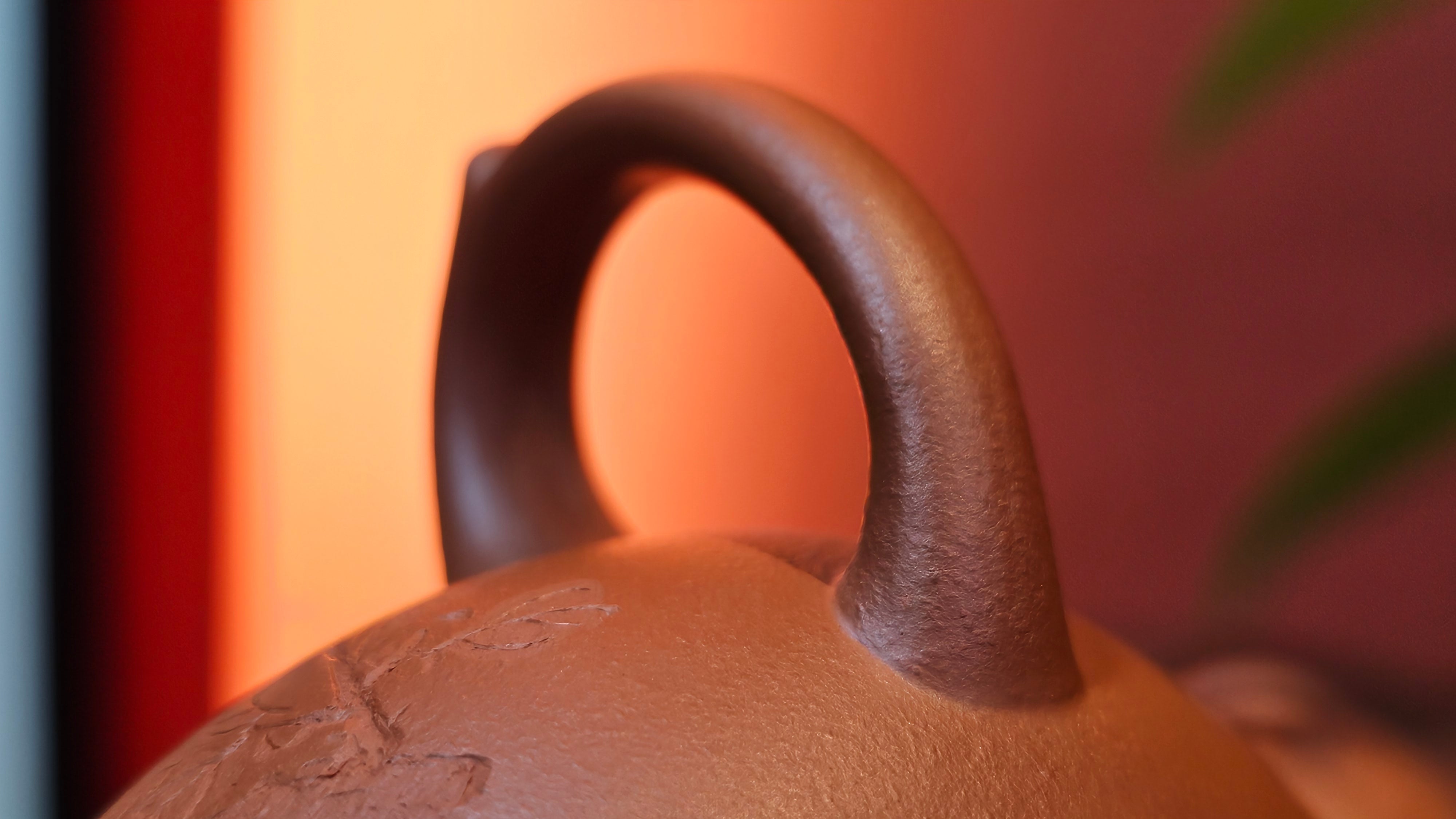 Meng Chen San Zu《孟臣三足》, 187.6ml, Xiao Hong Ni 小红泥, by our Craftsman Zhang Huan 张欢, Engraving by Craftsman Pe'eng Pe'eng 芃芃。~ Congratulations to Ms S.M.!!, 1827hrs 17th July 2025, Velden! The Netherlands 🇳🇱.