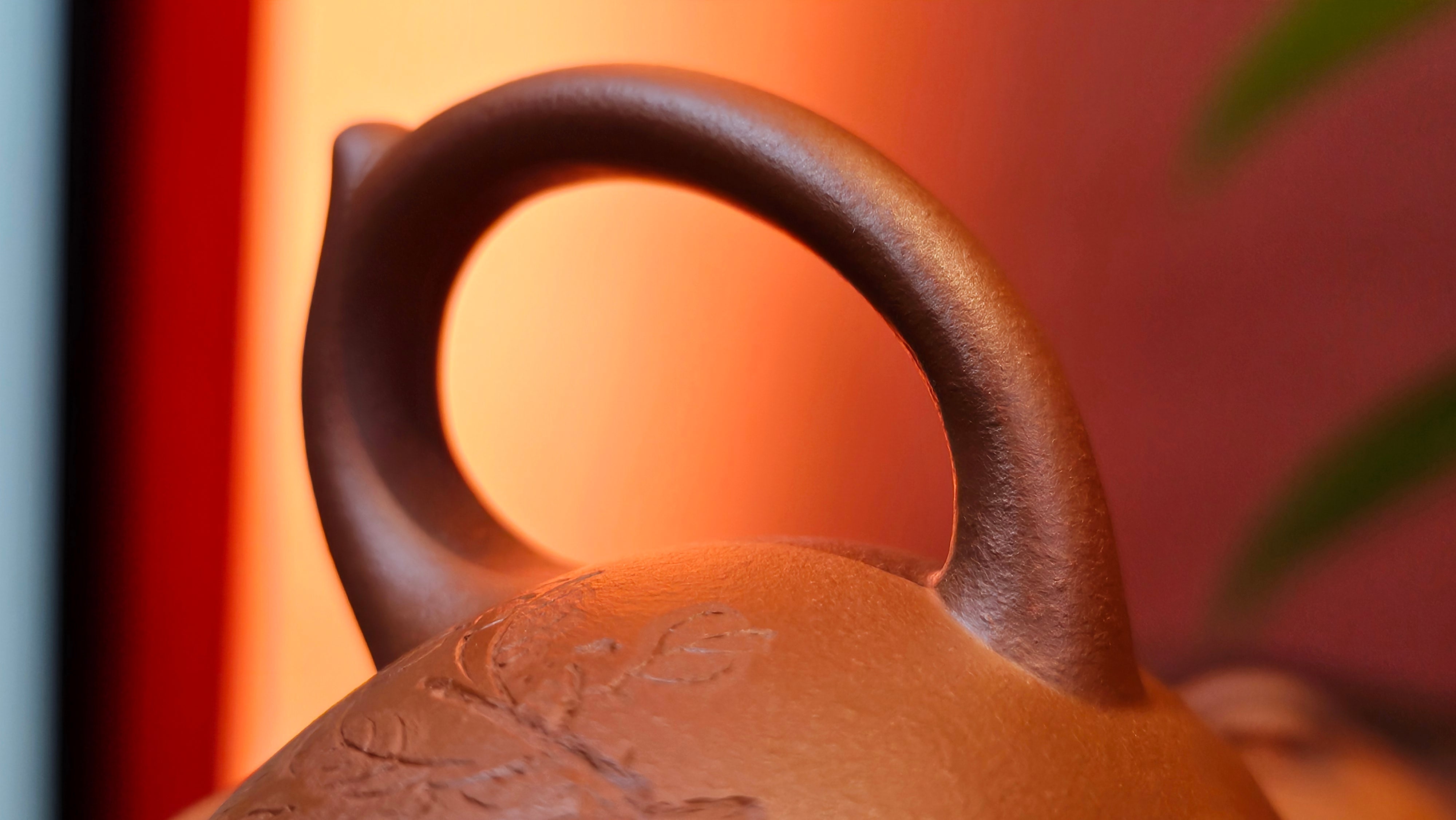 Meng Chen San Zu《孟臣三足》, 187.6ml, Xiao Hong Ni 小红泥, by our Craftsman Zhang Huan 张欢, Engraving by Craftsman Pe'eng Pe'eng 芃芃。~ Congratulations to Ms S.M.!!, 1827hrs 17th July 2025, Velden! The Netherlands 🇳🇱.