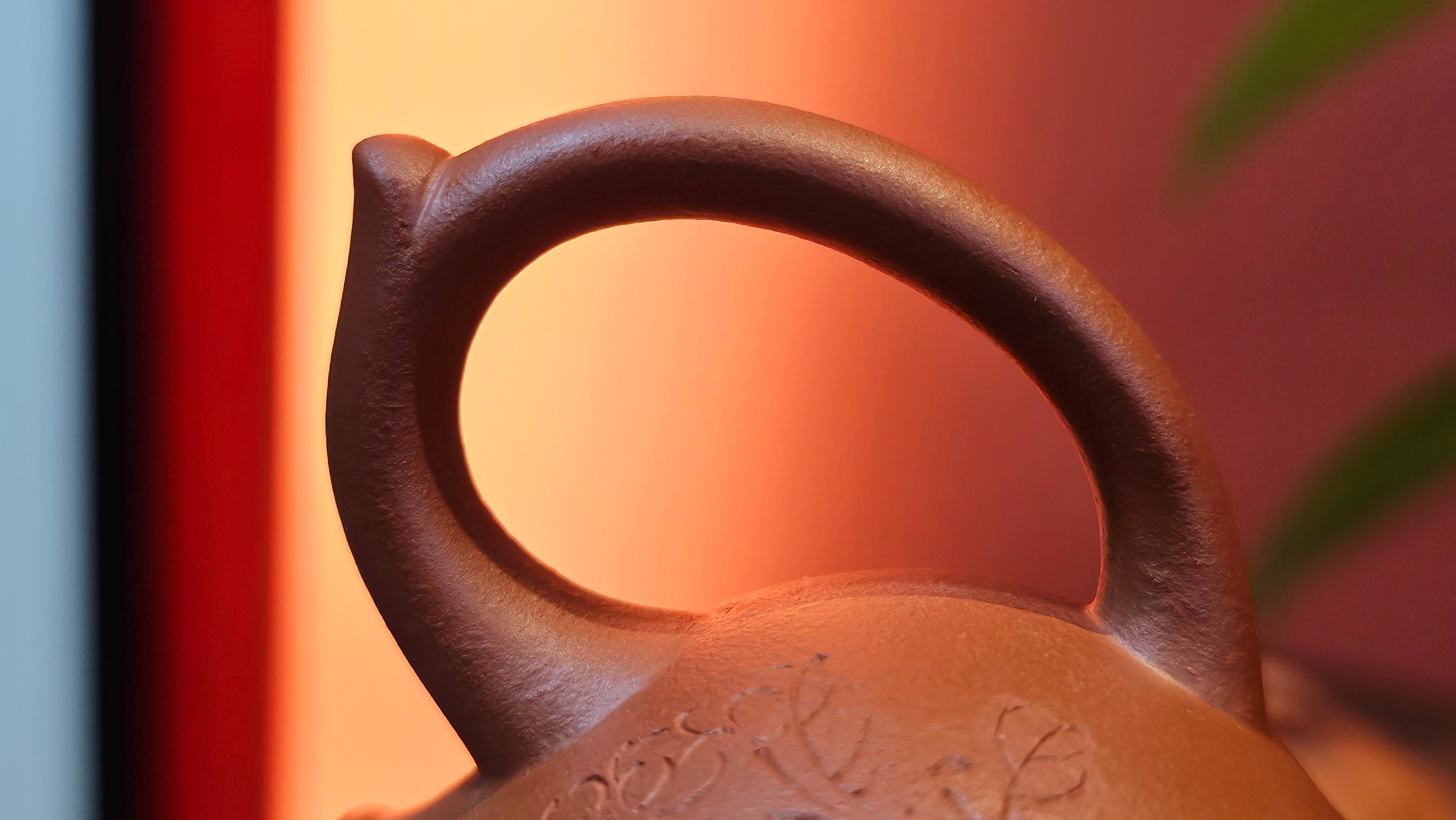 Meng Chen San Zu《孟臣三足》, 187.6ml, Xiao Hong Ni 小红泥, by our Craftsman Zhang Huan 张欢, Engraving by Craftsman Pe'eng Pe'eng 芃芃。~ Congratulations to Ms S.M.!!, 1827hrs 17th July 2025, Velden! The Netherlands 🇳🇱.