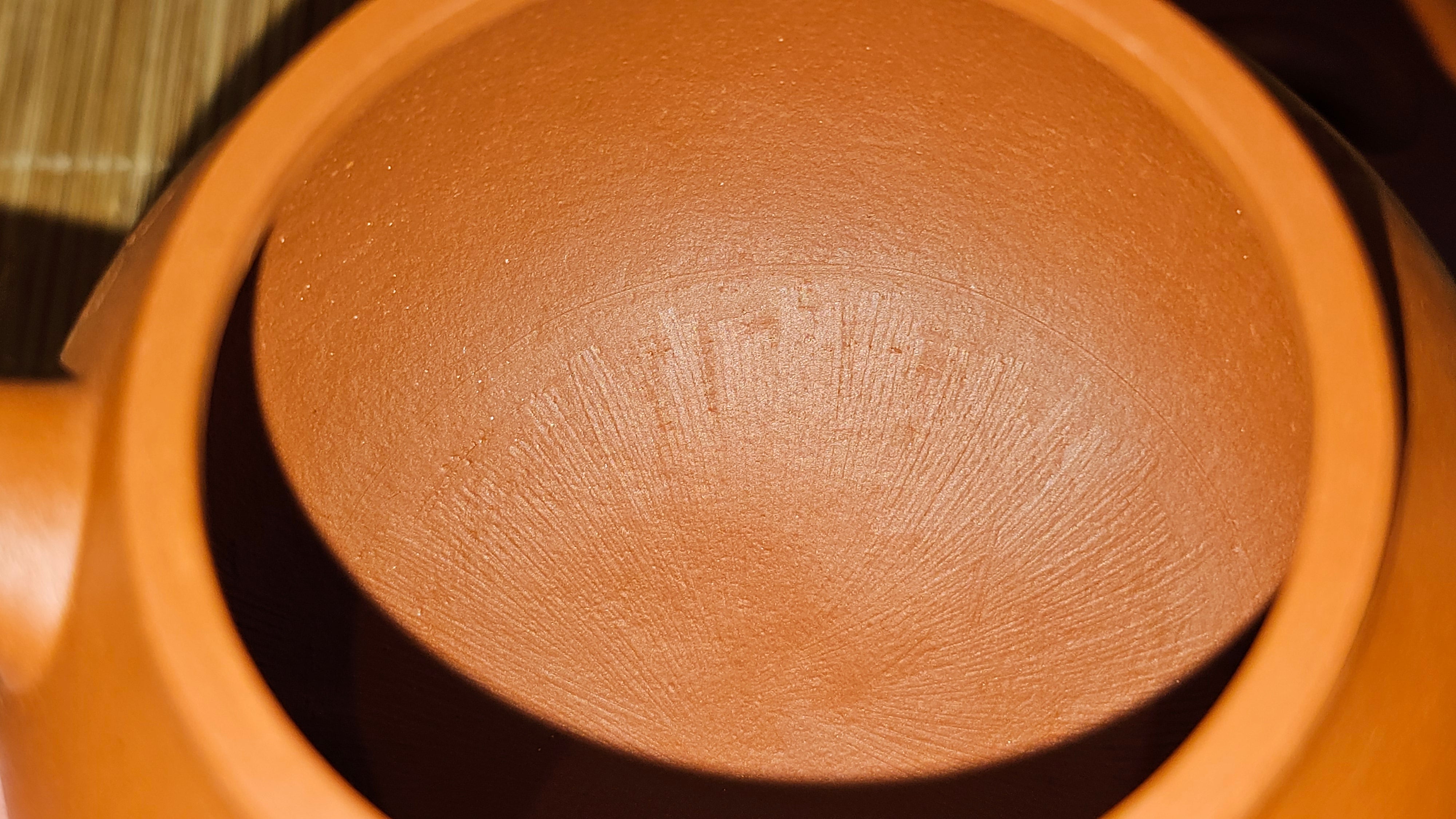 Meng Chen San Zu《孟臣三足》, 187.6ml, Xiao Hong Ni 小红泥, by our Craftsman Zhang Huan 张欢, Engraving by Craftsman Pe'eng Pe'eng 芃芃。~ Congratulations to Ms S.M.!!, 1827hrs 17th July 2025, Velden! The Netherlands 🇳🇱.