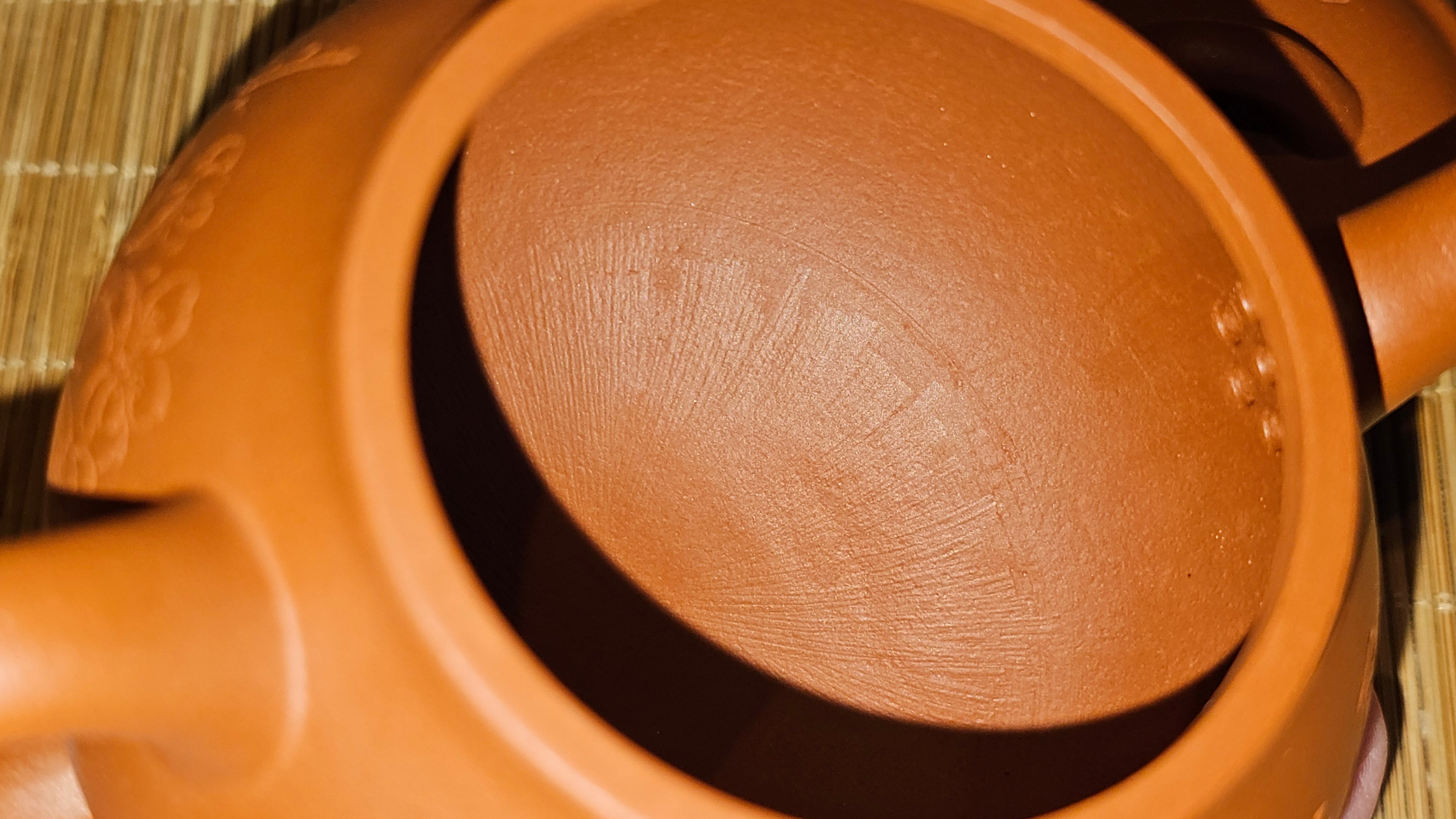 Meng Chen San Zu《孟臣三足》, 187.6ml, Xiao Hong Ni 小红泥, by our Craftsman Zhang Huan 张欢, Engraving by Craftsman Pe'eng Pe'eng 芃芃。~ Congratulations to Ms S.M.!!, 1827hrs 17th July 2025, Velden! The Netherlands 🇳🇱.