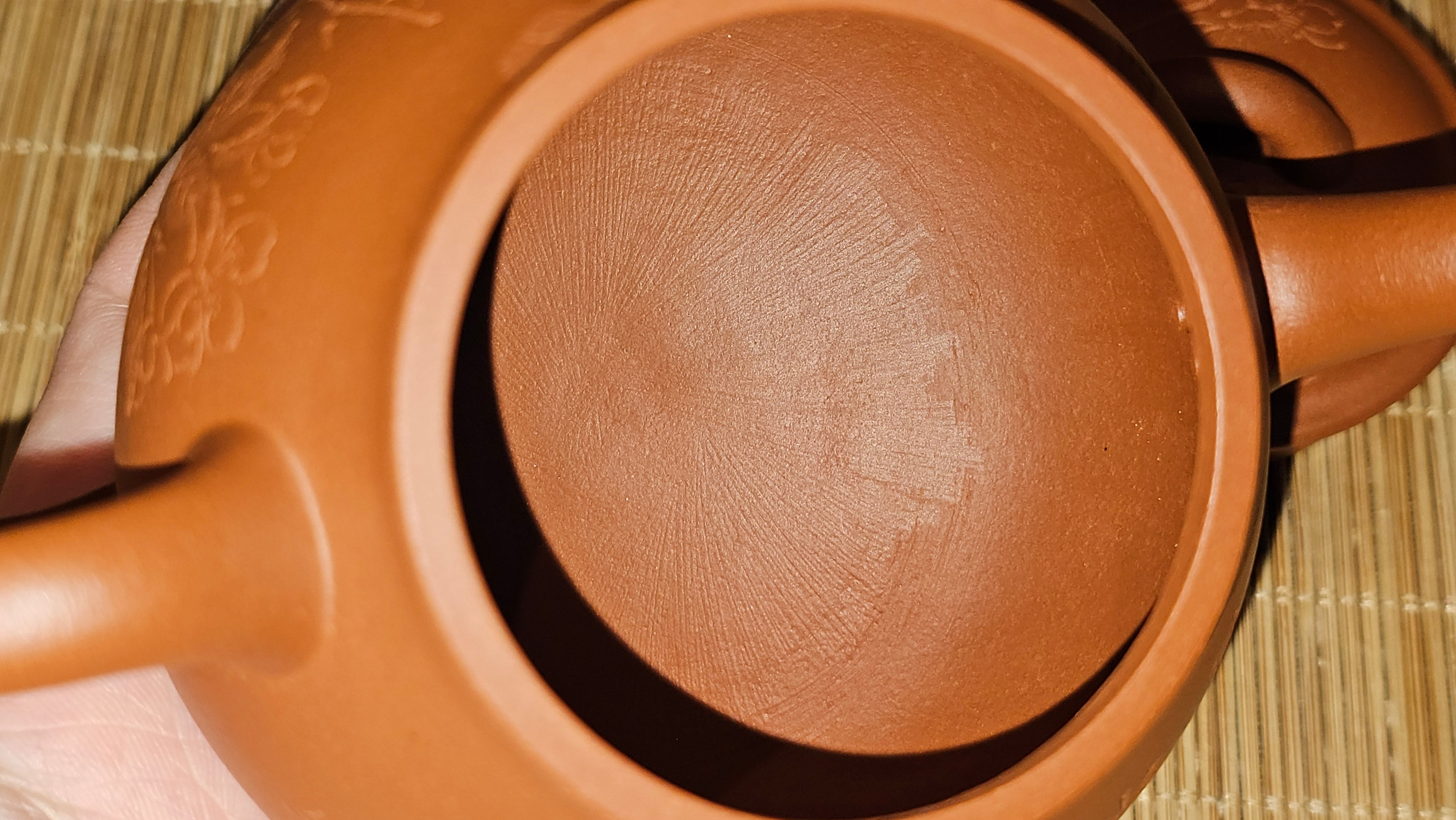 Meng Chen San Zu《孟臣三足》, 187.6ml, Xiao Hong Ni 小红泥, by our Craftsman Zhang Huan 张欢, Engraving by Craftsman Pe'eng Pe'eng 芃芃。~ Congratulations to Ms S.M.!!, 1827hrs 17th July 2025, Velden! The Netherlands 🇳🇱.