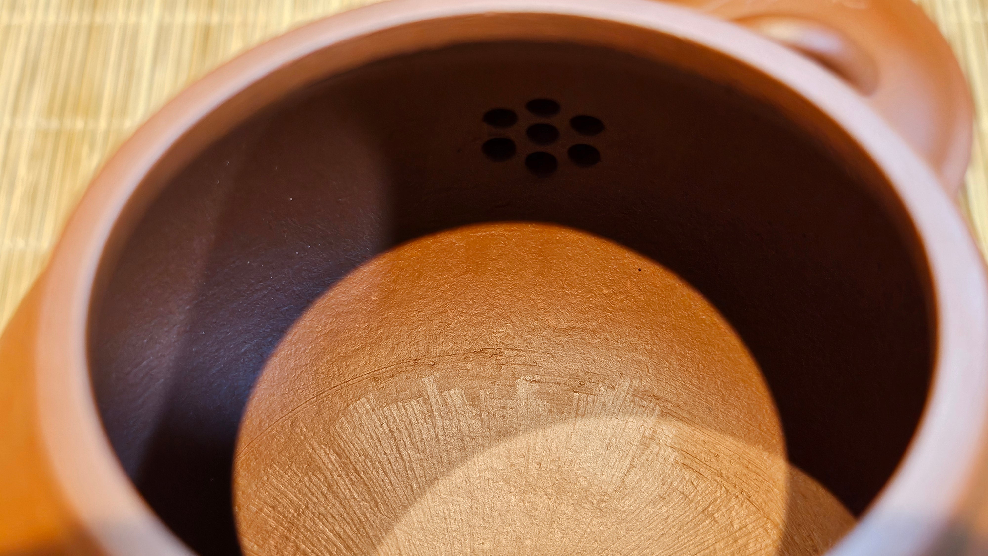 Meng Chen San Zu《孟臣三足》, 187.6ml, Xiao Hong Ni 小红泥, by our Craftsman Zhang Huan 张欢, Engraving by Craftsman Pe'eng Pe'eng 芃芃。~ Congratulations to Ms S.M.!!, 1827hrs 17th July 2025, Velden! The Netherlands 🇳🇱.