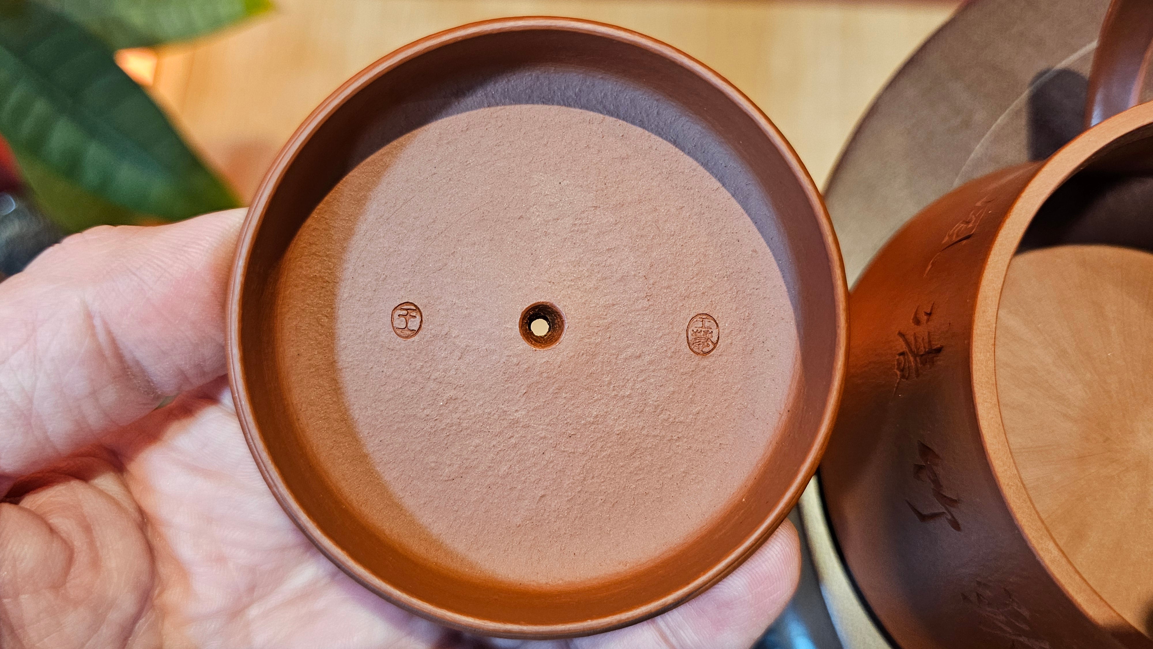 Yun Zhu 云柱 "Pillar of the Heavens", 140.3ml, Xiao Mei Yao Zhu Ni 小煤窑朱泥,  by our Collaborative Craftsman Wang Hui 王慧 ~ "劲竹凌风" and Bamboo Engraving by Craftsman Yi De Shu 一德书 ~ Congratulations to Mr B.H.S., 0015hrs 26th July 2025, Jakarta! Indonesia🇮🇩.