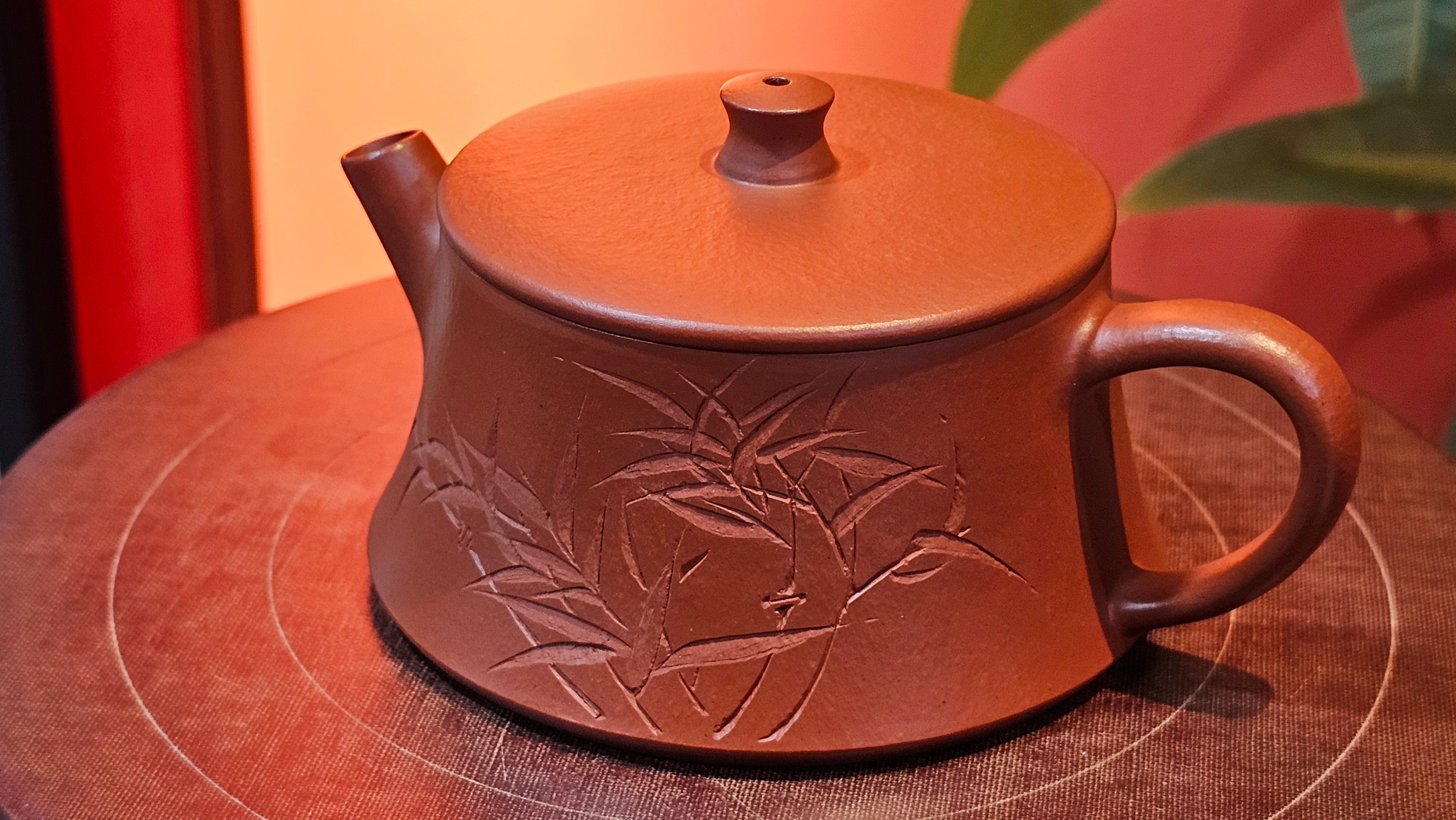 Yun Zhu 云柱 "Pillar of the Heavens", 140.3ml, Xiao Mei Yao Zhu Ni 小煤窑朱泥,  by our Collaborative Craftsman Wang Hui 王慧 ~ "劲竹凌风" and Bamboo Engraving by Craftsman Yi De Shu 一德书 ~ Congratulations to Mr B.H.S., 0015hrs 26th July 2025, Jakarta! Indonesia🇮🇩.