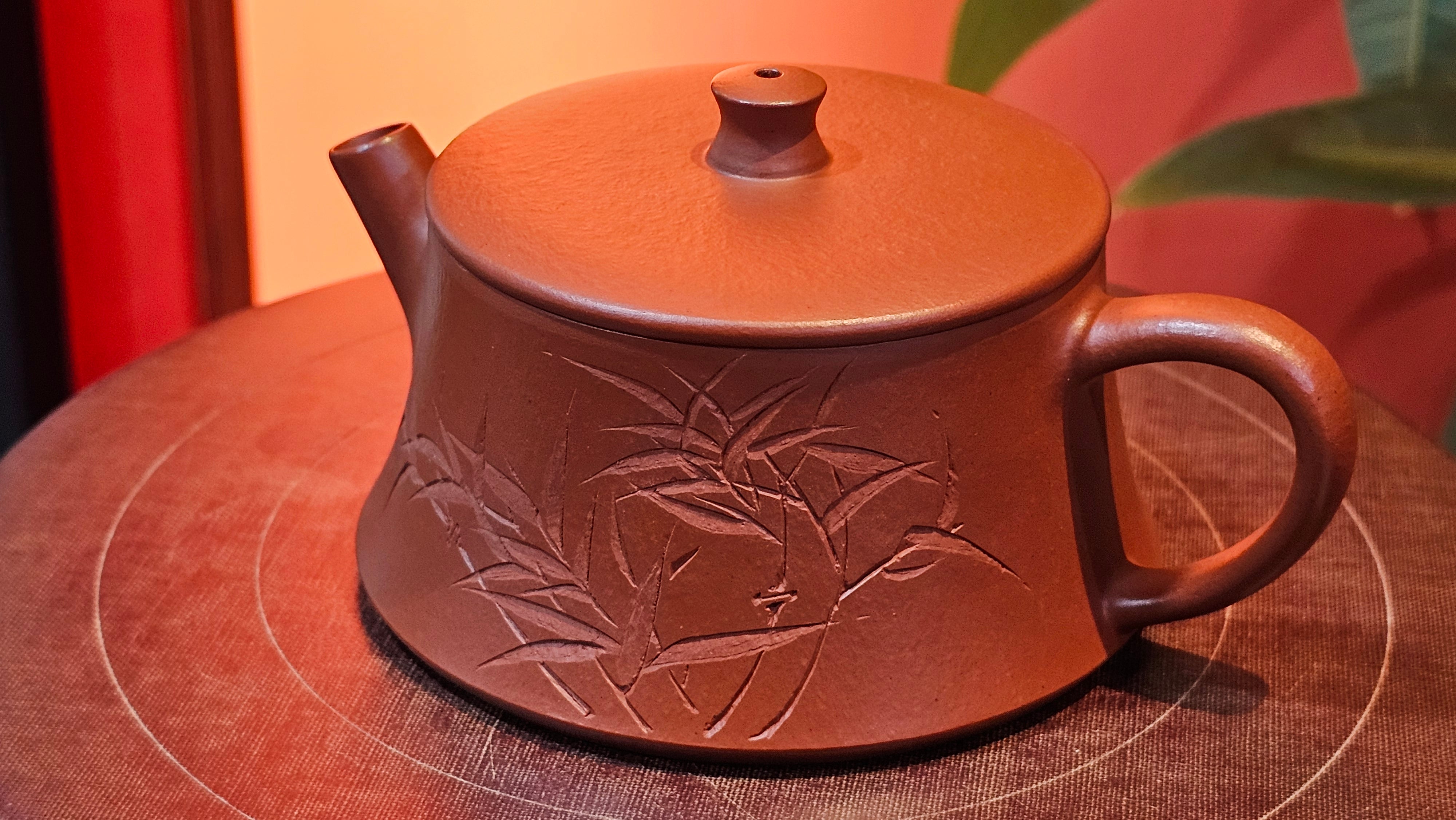 Yun Zhu 云柱 "Pillar of the Heavens", 140.3ml, Xiao Mei Yao Zhu Ni 小煤窑朱泥,  by our Collaborative Craftsman Wang Hui 王慧 ~ "劲竹凌风" and Bamboo Engraving by Craftsman Yi De Shu 一德书 ~ Congratulations to Mr B.H.S., 0015hrs 26th July 2025, Jakarta! Indonesia🇮🇩.