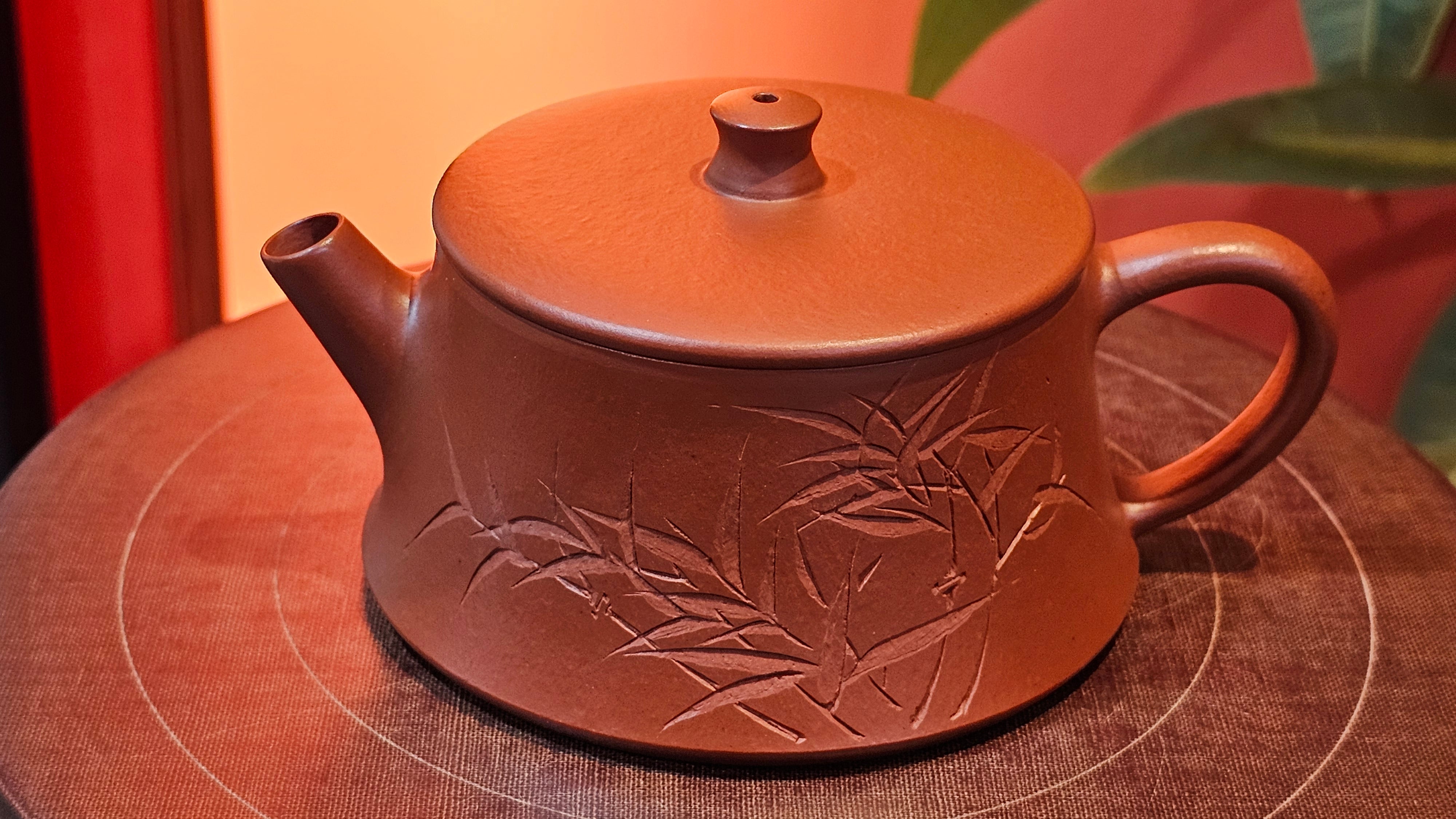 Yun Zhu 云柱 "Pillar of the Heavens", 140.3ml, Xiao Mei Yao Zhu Ni 小煤窑朱泥,  by our Collaborative Craftsman Wang Hui 王慧 ~ "劲竹凌风" and Bamboo Engraving by Craftsman Yi De Shu 一德书 ~ Congratulations to Mr B.H.S., 0015hrs 26th July 2025, Jakarta! Indonesia🇮🇩.