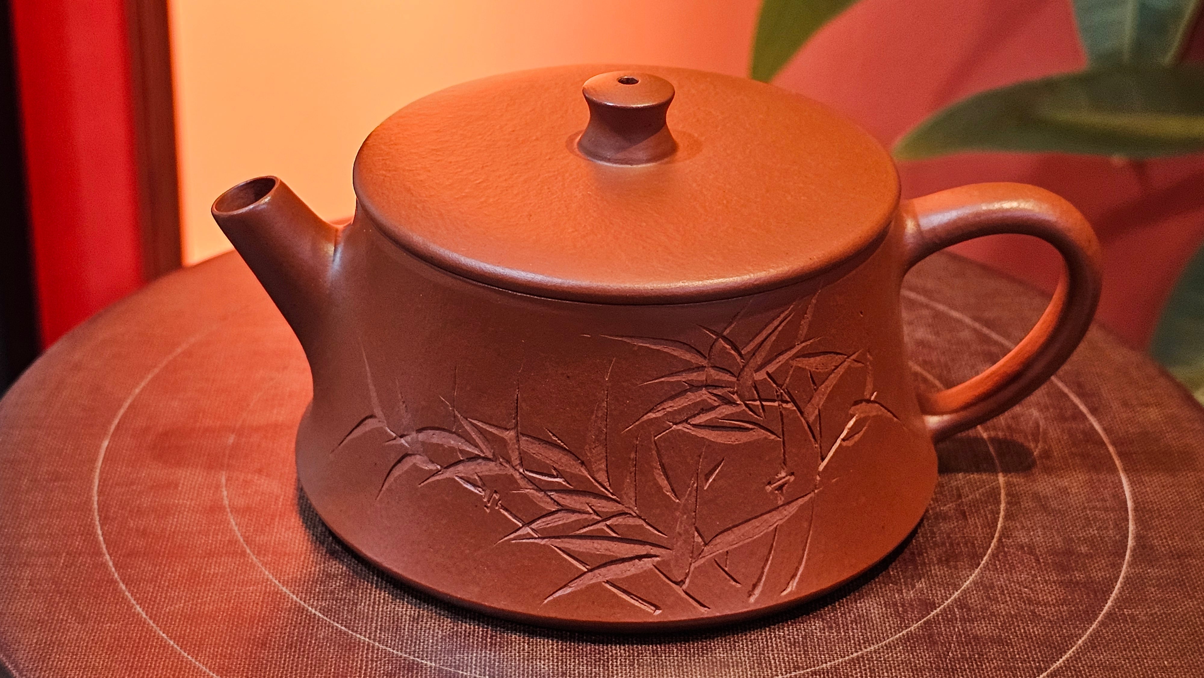 Yun Zhu 云柱 "Pillar of the Heavens", 140.3ml, Xiao Mei Yao Zhu Ni 小煤窑朱泥,  by our Collaborative Craftsman Wang Hui 王慧 ~ "劲竹凌风" and Bamboo Engraving by Craftsman Yi De Shu 一德书 ~ Congratulations to Mr B.H.S., 0015hrs 26th July 2025, Jakarta! Indonesia🇮🇩.