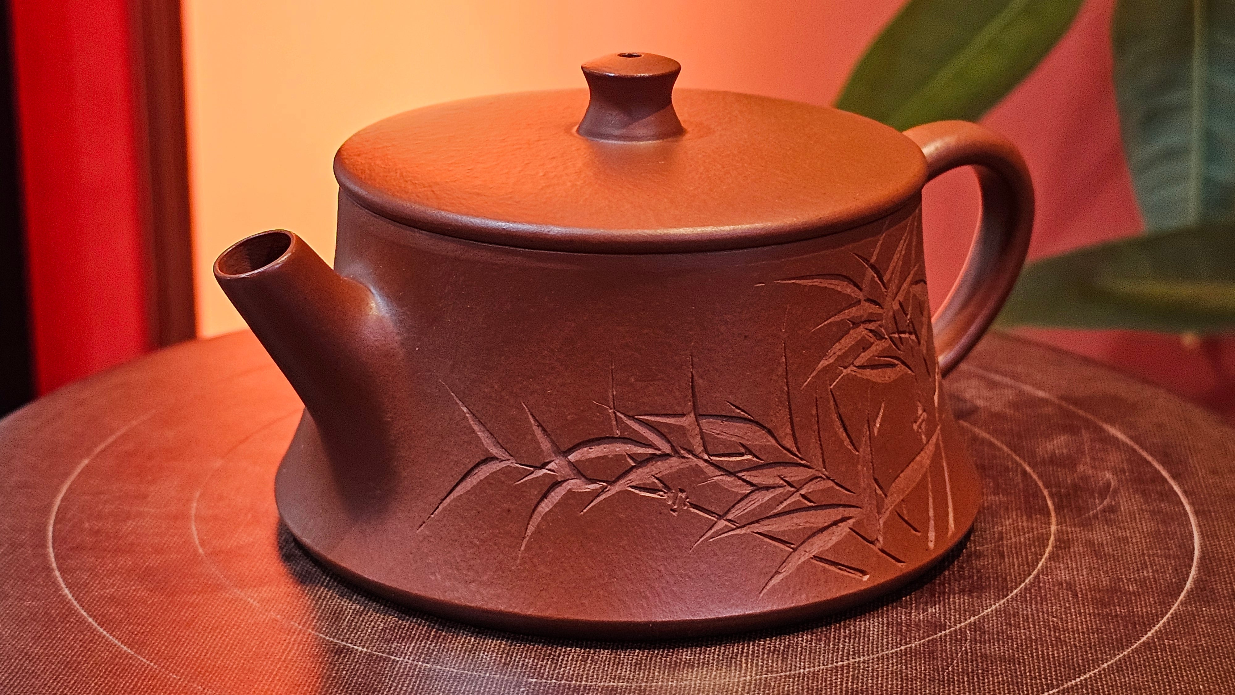 Yun Zhu 云柱 "Pillar of the Heavens", 140.3ml, Xiao Mei Yao Zhu Ni 小煤窑朱泥,  by our Collaborative Craftsman Wang Hui 王慧 ~ "劲竹凌风" and Bamboo Engraving by Craftsman Yi De Shu 一德书 ~ Congratulations to Mr B.H.S., 0015hrs 26th July 2025, Jakarta! Indonesia🇮🇩.