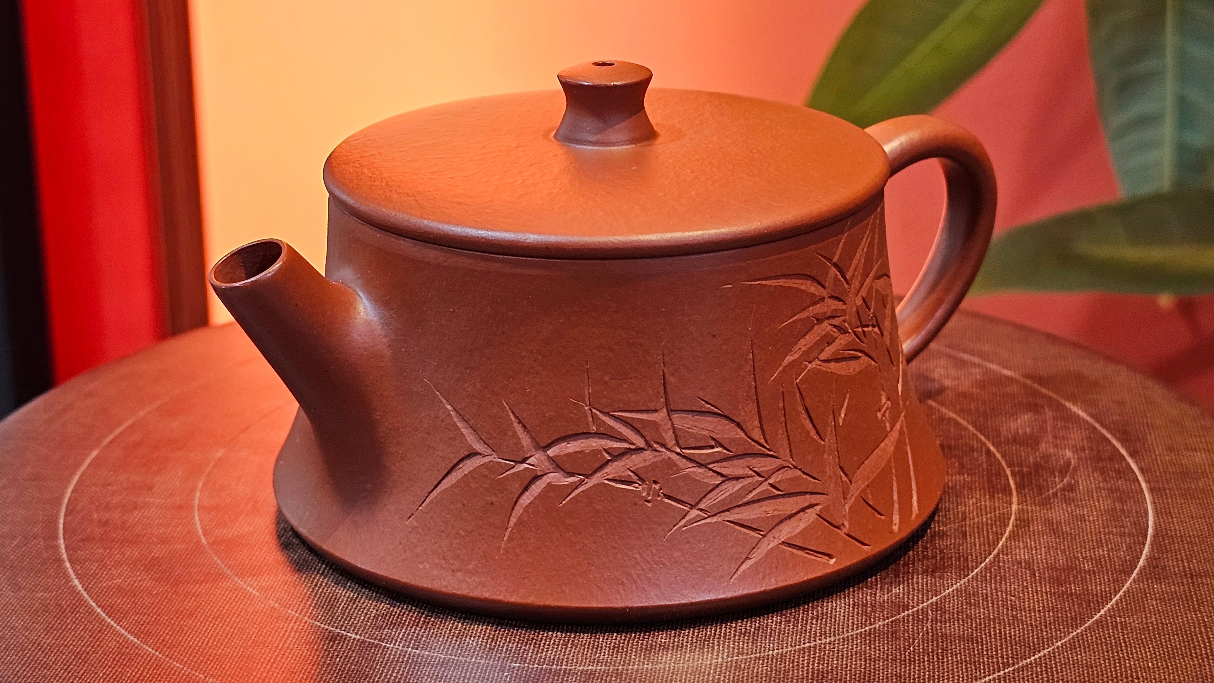 Yun Zhu 云柱 "Pillar of the Heavens", 140.3ml, Xiao Mei Yao Zhu Ni 小煤窑朱泥,  by our Collaborative Craftsman Wang Hui 王慧 ~ "劲竹凌风" and Bamboo Engraving by Craftsman Yi De Shu 一德书 ~ Congratulations to Mr B.H.S., 0015hrs 26th July 2025, Jakarta! Indonesia🇮🇩.