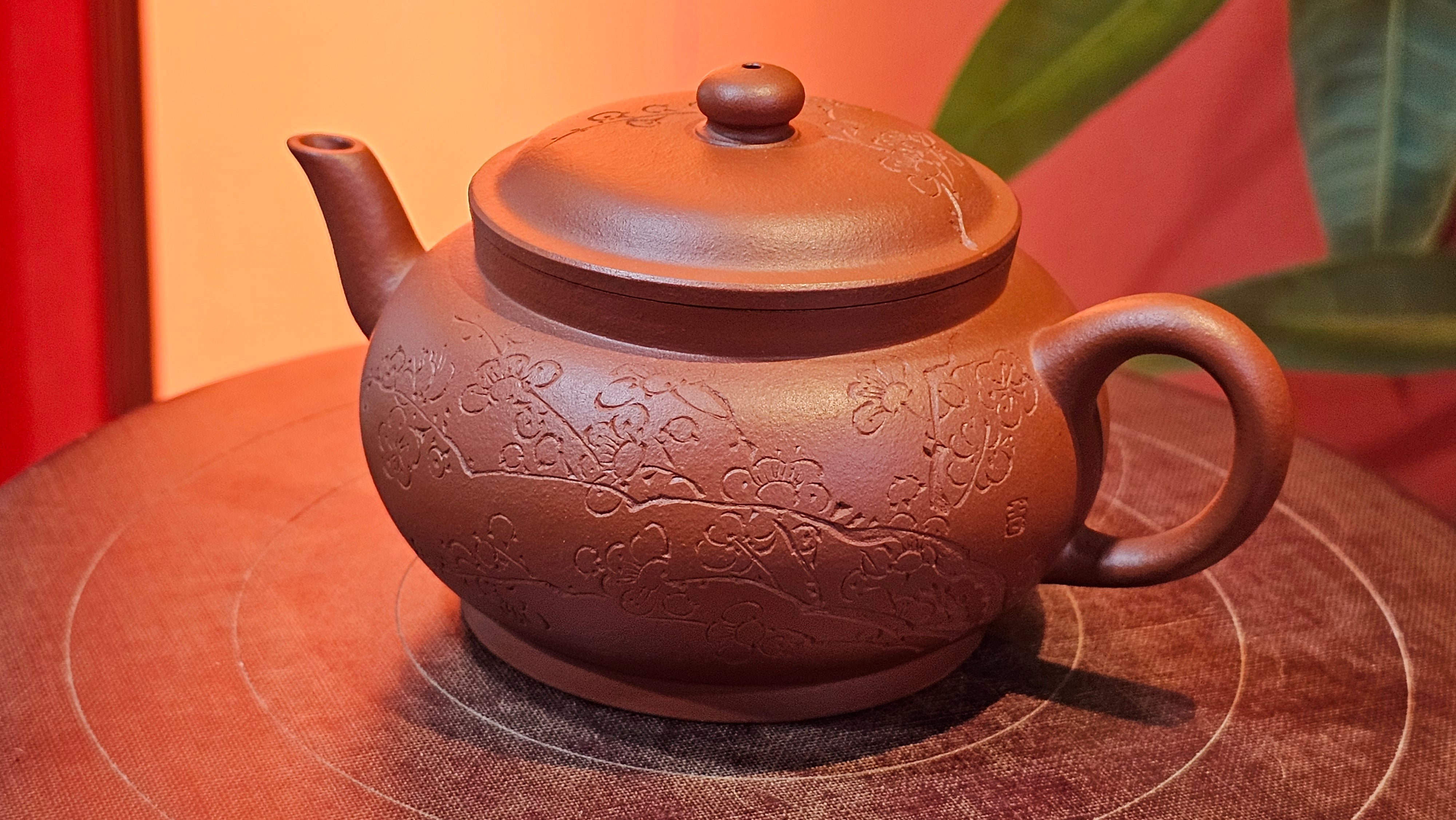 Qing Shi Gong Deng《清式宫灯》, 142.1ml, Xiao Hong Ni 小红泥, by our Craftsman Zhang Huan 张欢, Engraving by Craftsman Pe'eng Pe'eng 芃芃 ~ Congratulations to!Mr J.S., 1314hrs 18th July 2025, Chicago, IL!