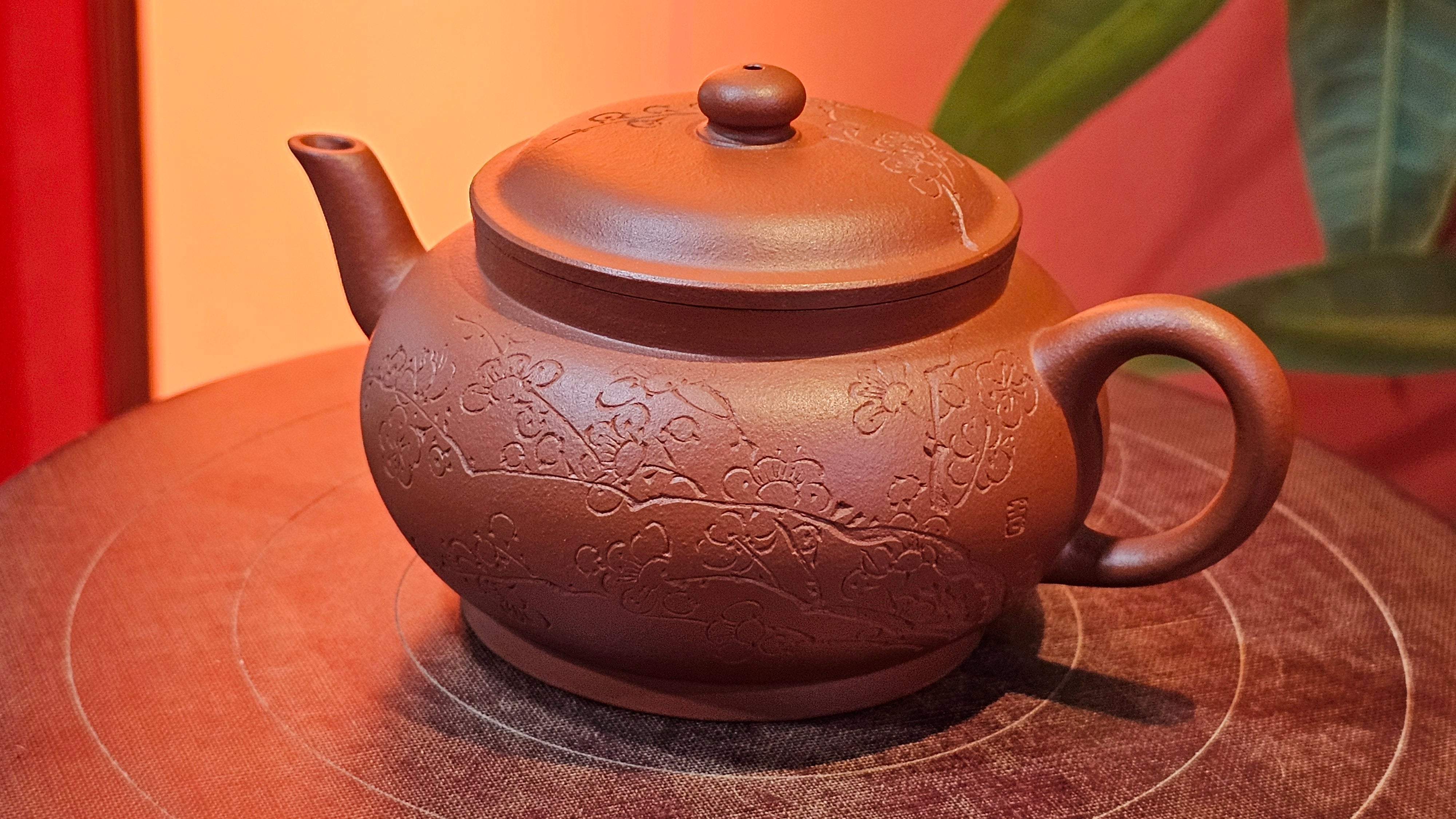 Qing Shi Gong Deng《清式宫灯》, 142.1ml, Xiao Hong Ni 小红泥, by our Craftsman Zhang Huan 张欢, Engraving by Craftsman Pe'eng Pe'eng 芃芃 ~ Congratulations to!Mr J.S., 1314hrs 18th July 2025, Chicago, IL!