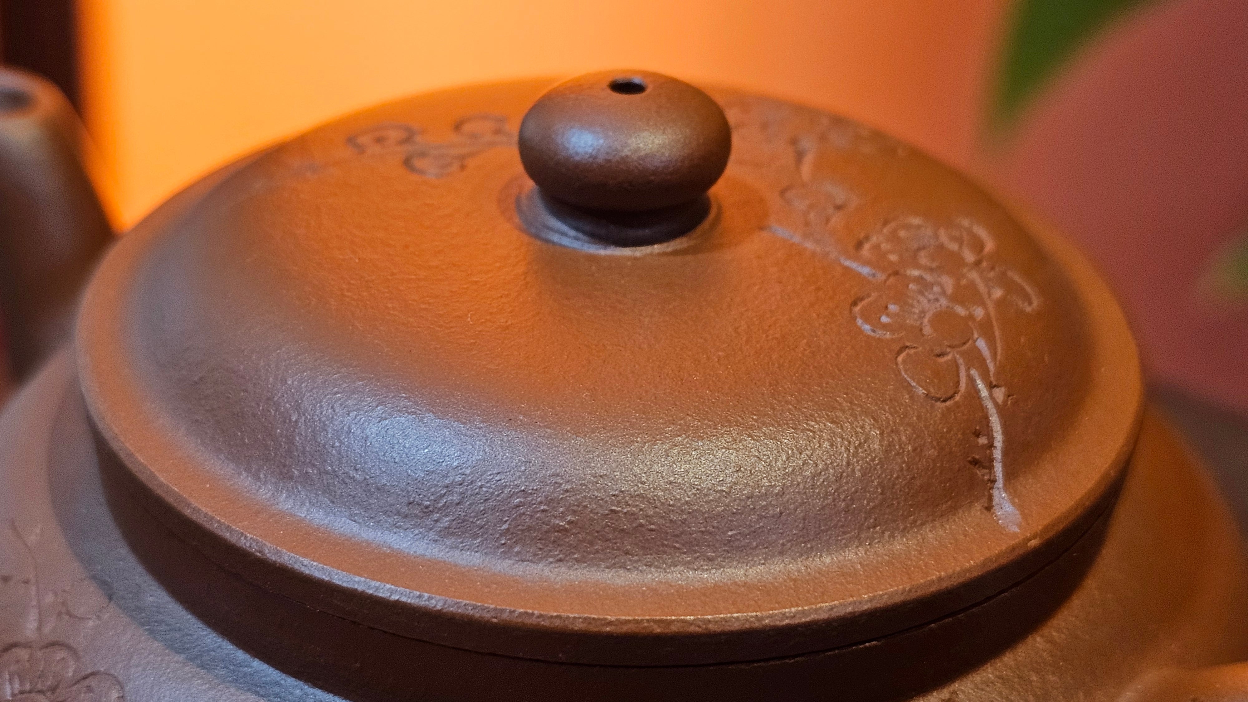 Qing Shi Gong Deng《清式宫灯》, 142.1ml, Xiao Hong Ni 小红泥, by our Craftsman Zhang Huan 张欢, Engraving by Craftsman Pe'eng Pe'eng 芃芃 ~ Congratulations to!Mr J.S., 1314hrs 18th July 2025, Chicago, IL!