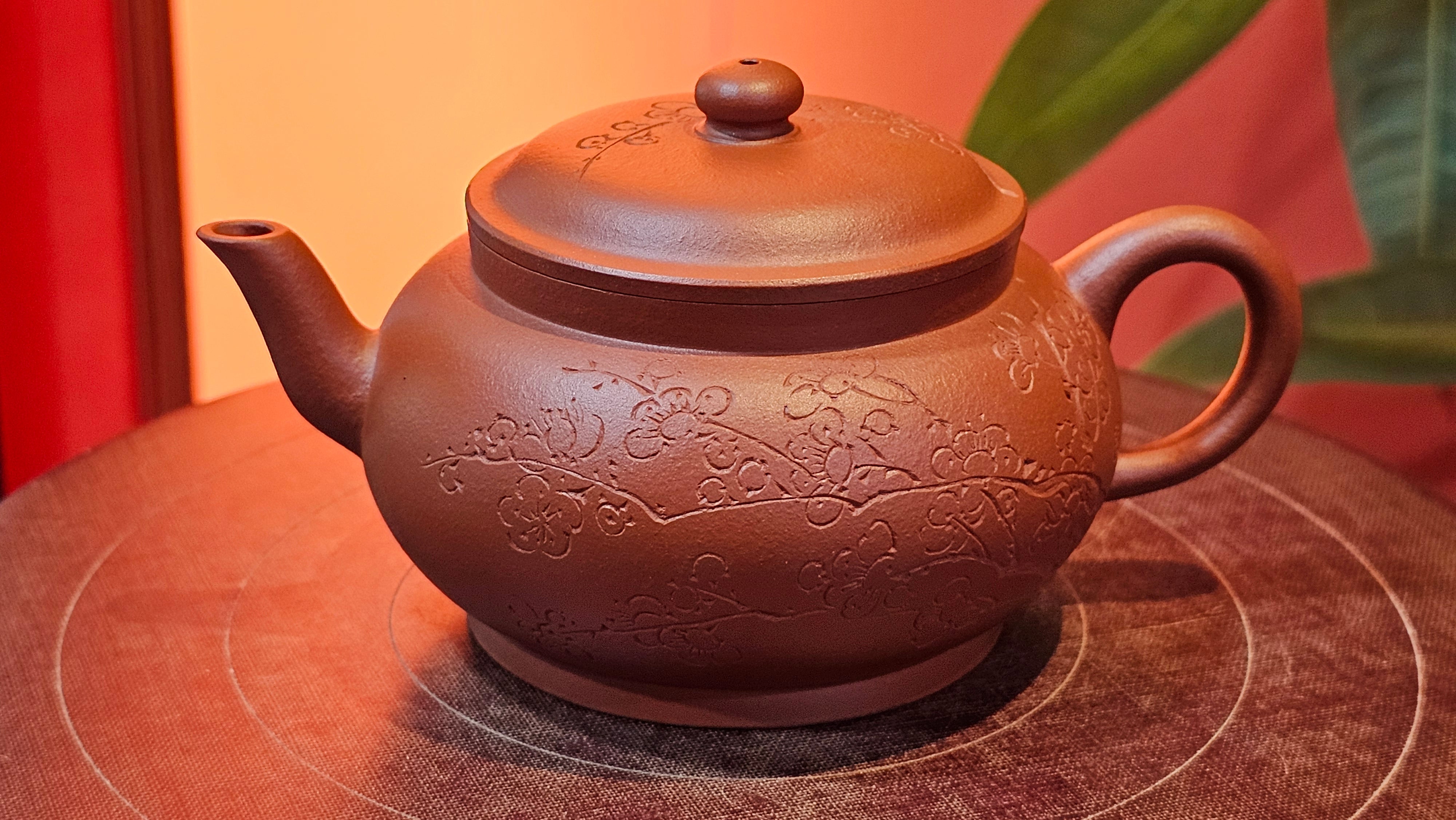 Qing Shi Gong Deng《清式宫灯》, 142.1ml, Xiao Hong Ni 小红泥, by our Craftsman Zhang Huan 张欢, Engraving by Craftsman Pe'eng Pe'eng 芃芃 ~ Congratulations to!Mr J.S., 1314hrs 18th July 2025, Chicago, IL!