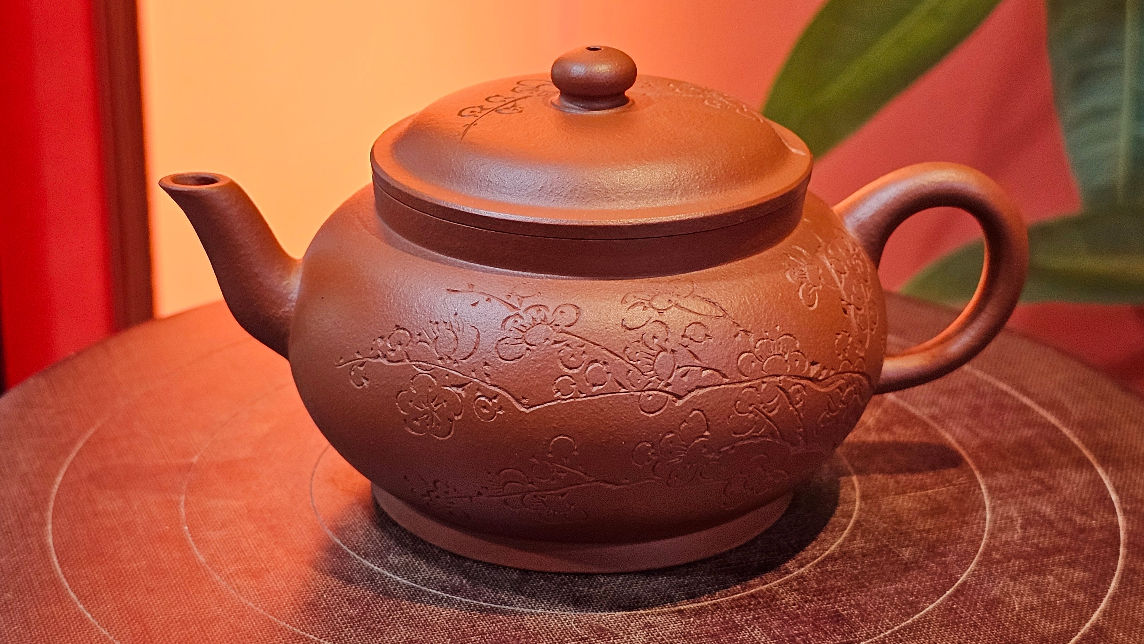 Qing Shi Gong Deng《清式宫灯》, 142.1ml, Xiao Hong Ni 小红泥, by our Craftsman Zhang Huan 张欢, Engraving by Craftsman Pe'eng Pe'eng 芃芃 ~ Congratulations to!Mr J.S., 1314hrs 18th July 2025, Chicago, IL!