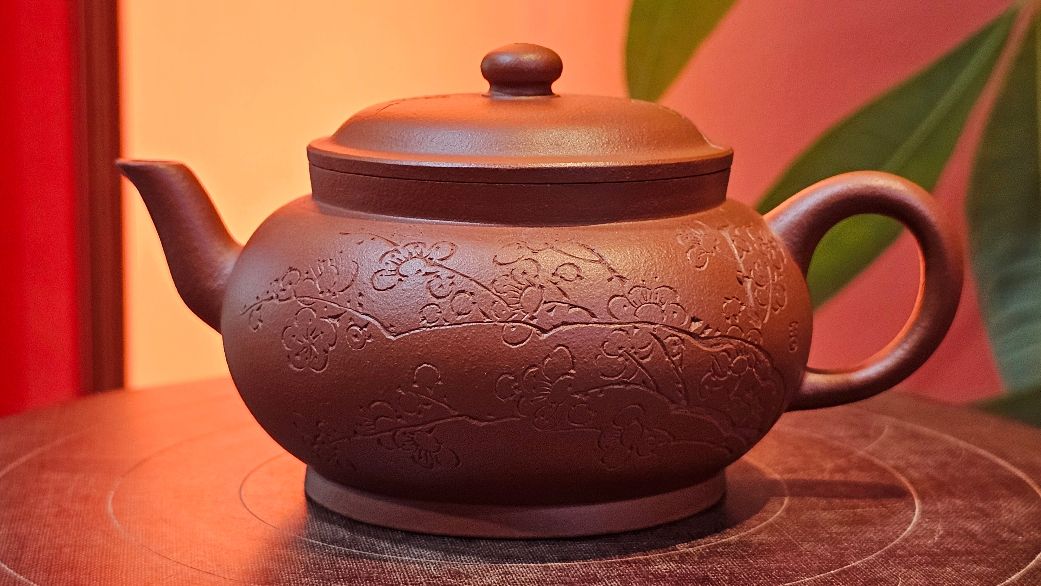 Qing Shi Gong Deng《清式宫灯》, 142.1ml, Xiao Hong Ni 小红泥, by our Craftsman Zhang Huan 张欢, Engraving by Craftsman Pe'eng Pe'eng 芃芃 ~ Congratulations to!Mr J.S., 1314hrs 18th July 2025, Chicago, IL!