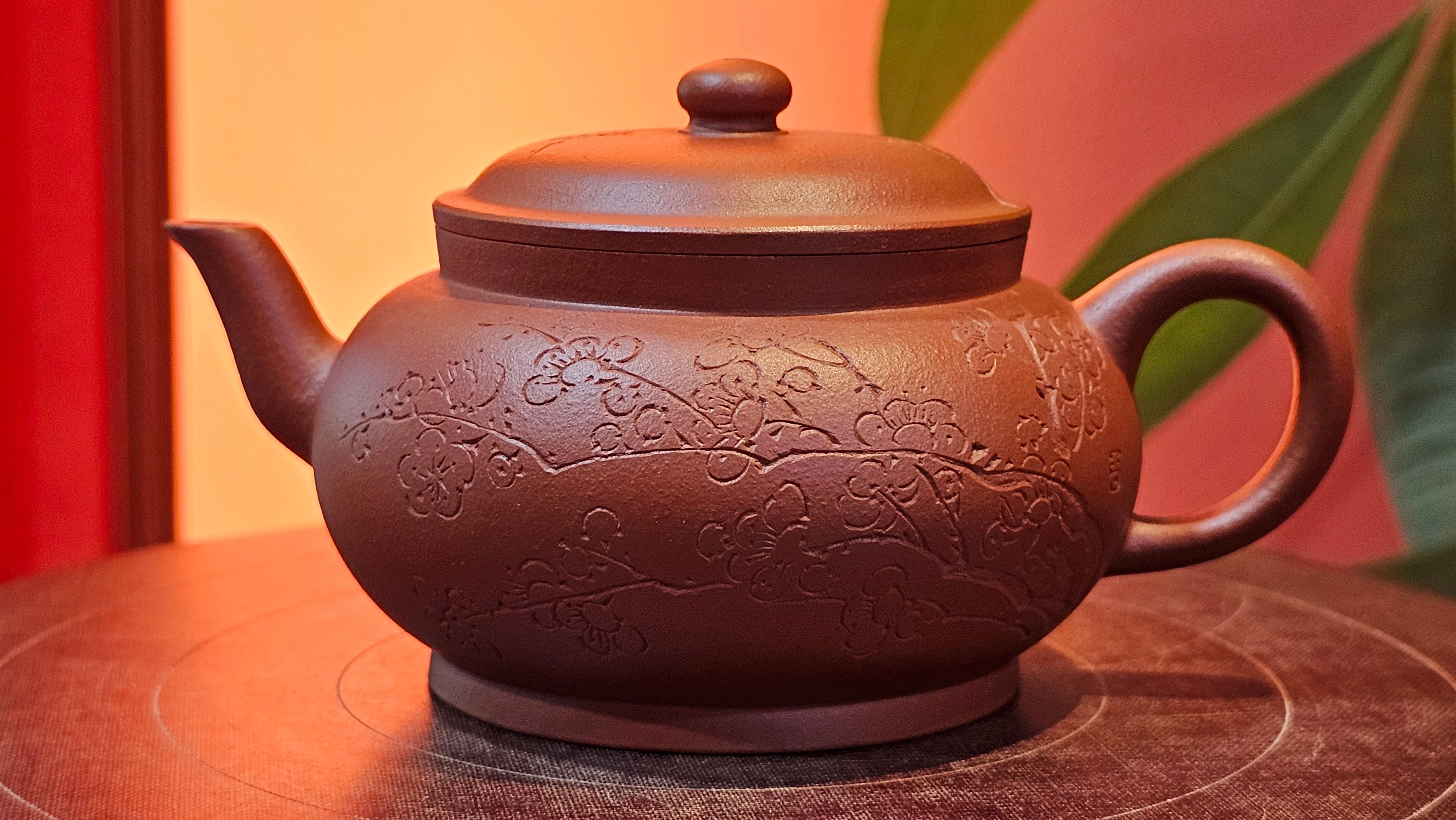 Qing Shi Gong Deng《清式宫灯》, 142.1ml, Xiao Hong Ni 小红泥, by our Craftsman Zhang Huan 张欢, Engraving by Craftsman Pe'eng Pe'eng 芃芃 ~ Congratulations to!Mr J.S., 1314hrs 18th July 2025, Chicago, IL!