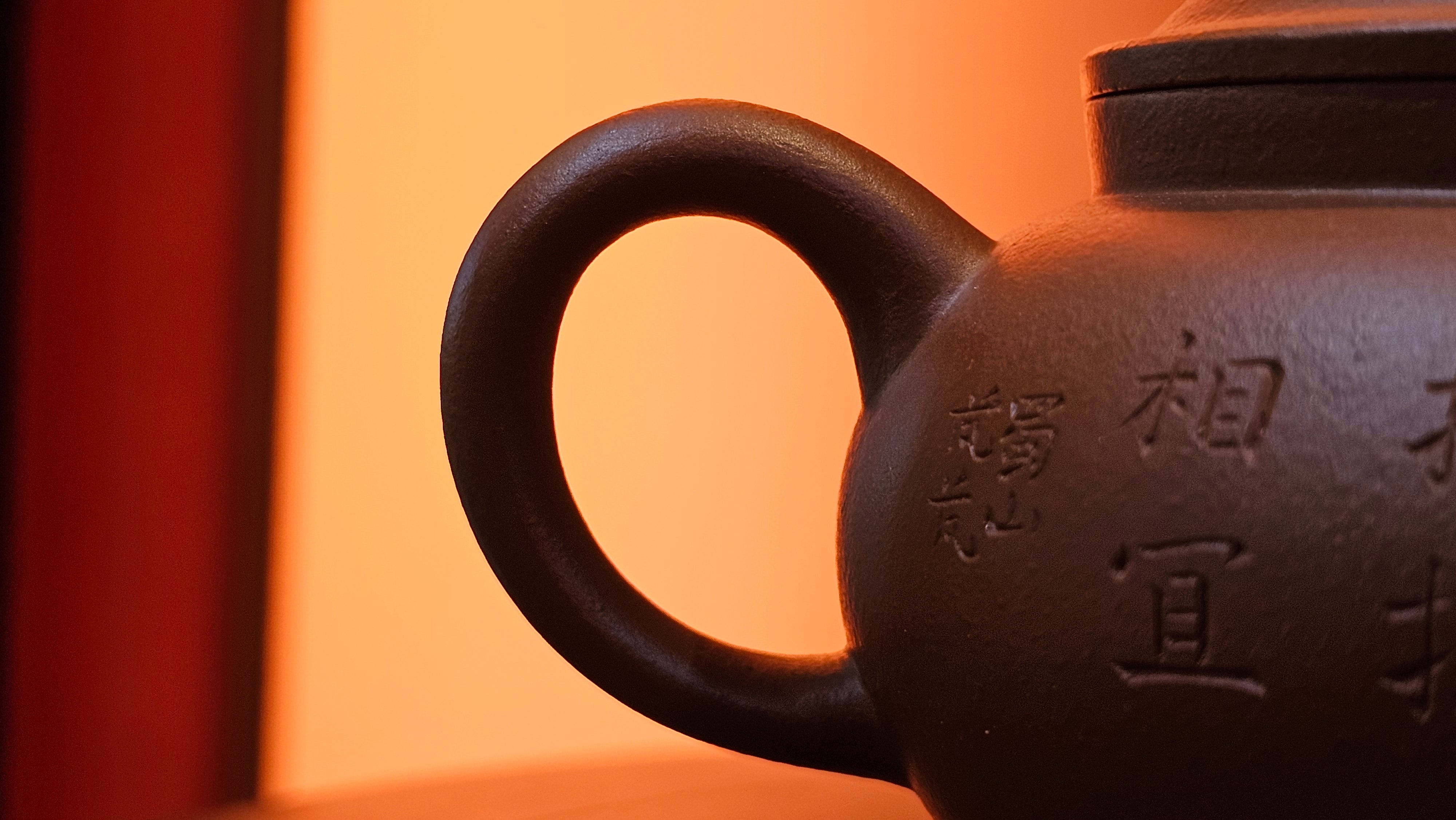 Qing Shi Gong Deng《清式宫灯》, 142.1ml, Xiao Hong Ni 小红泥, by our Craftsman Zhang Huan 张欢, Engraving by Craftsman Pe'eng Pe'eng 芃芃 ~ Congratulations to!Mr J.S., 1314hrs 18th July 2025, Chicago, IL!