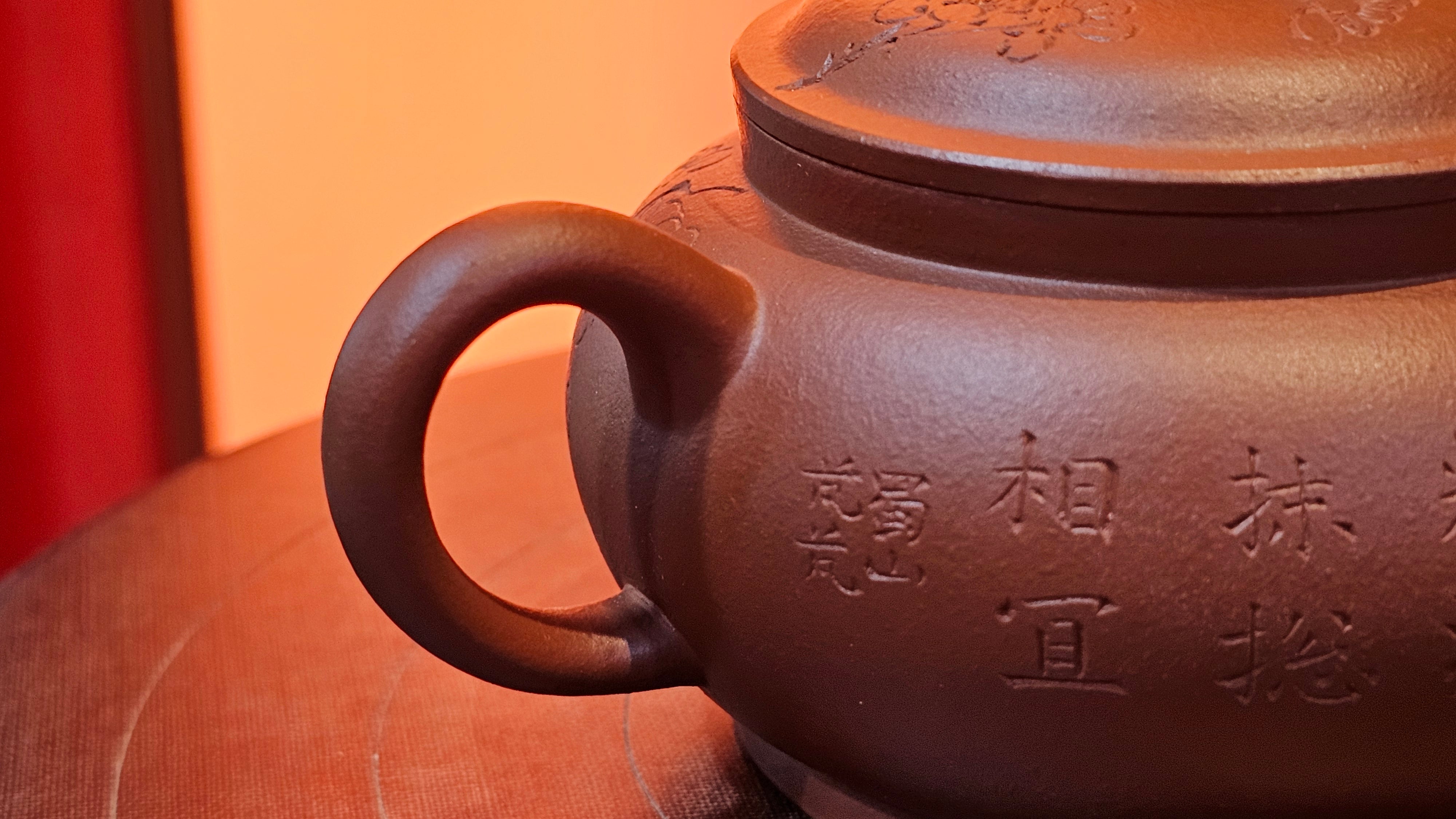 Qing Shi Gong Deng《清式宫灯》, 142.1ml, Xiao Hong Ni 小红泥, by our Craftsman Zhang Huan 张欢, Engraving by Craftsman Pe'eng Pe'eng 芃芃 ~ Congratulations to!Mr J.S., 1314hrs 18th July 2025, Chicago, IL!