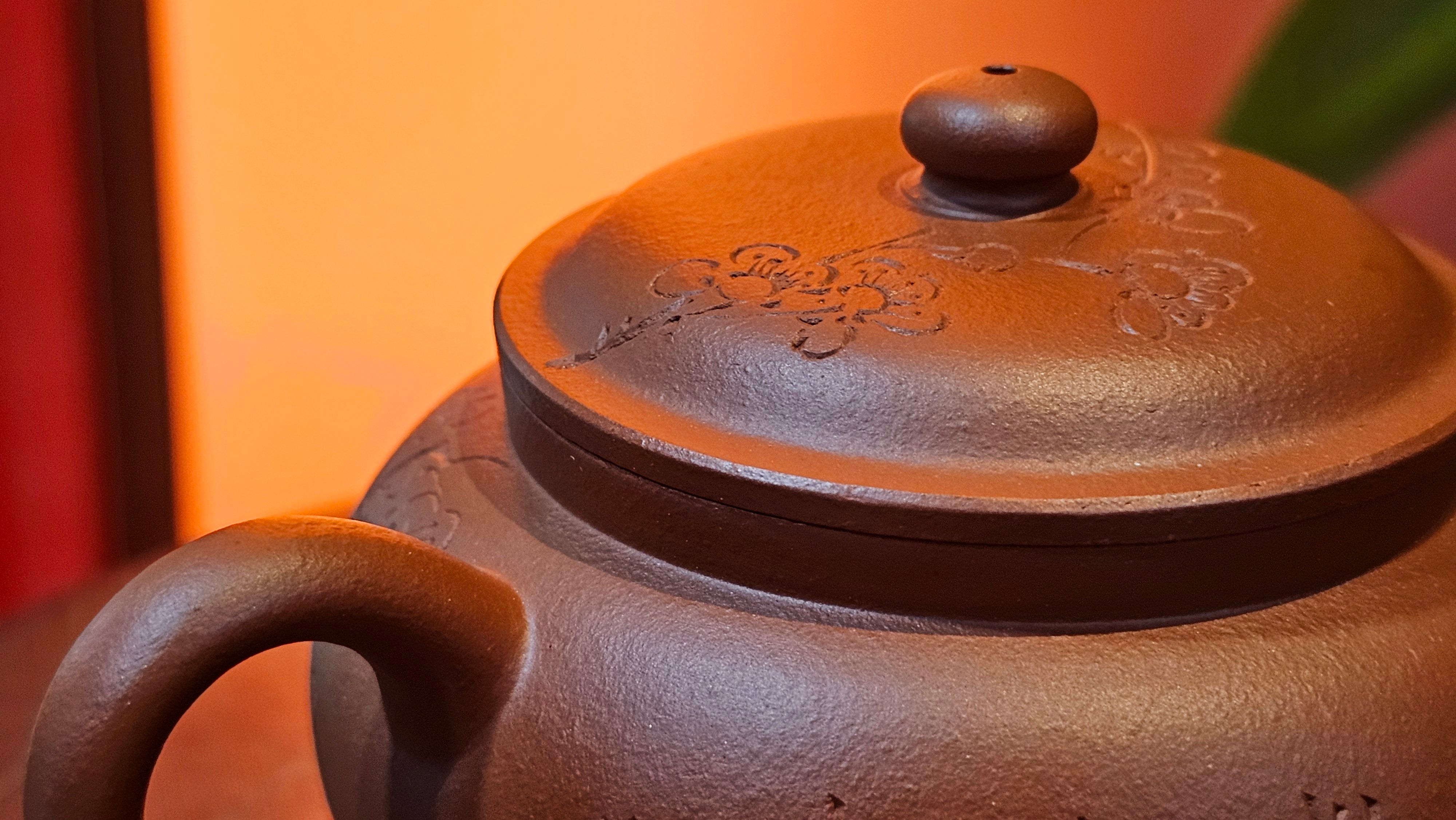 Qing Shi Gong Deng《清式宫灯》, 142.1ml, Xiao Hong Ni 小红泥, by our Craftsman Zhang Huan 张欢, Engraving by Craftsman Pe'eng Pe'eng 芃芃 ~ Congratulations to!Mr J.S., 1314hrs 18th July 2025, Chicago, IL!