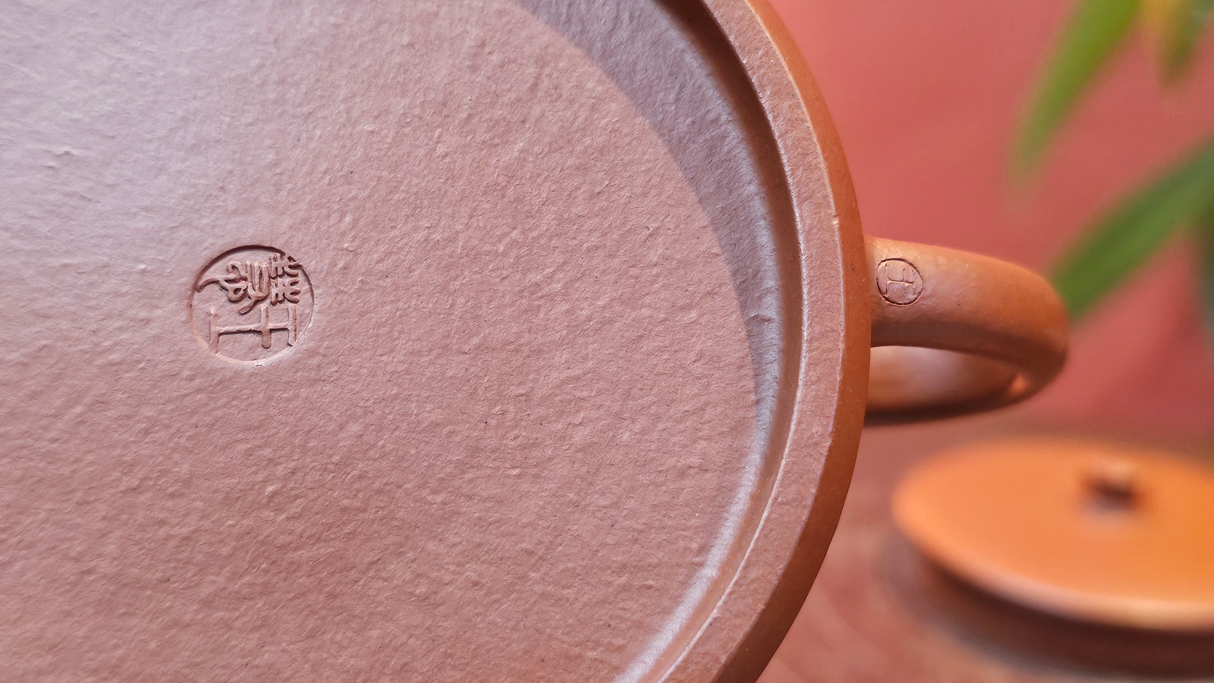 Yun Zhu 云柱 "Pillar of the Heavens", 140.3ml, Xiao Mei Yao Zhu Ni 小煤窑朱泥,  by our Collaborative Craftsman Wang Hui 王慧 ~ "劲竹凌风" and Bamboo Engraving by Craftsman Yi De Shu 一德书 ~ Congratulations to Mr B.H.S., 0015hrs 26th July 2025, Jakarta! Indonesia🇮🇩.