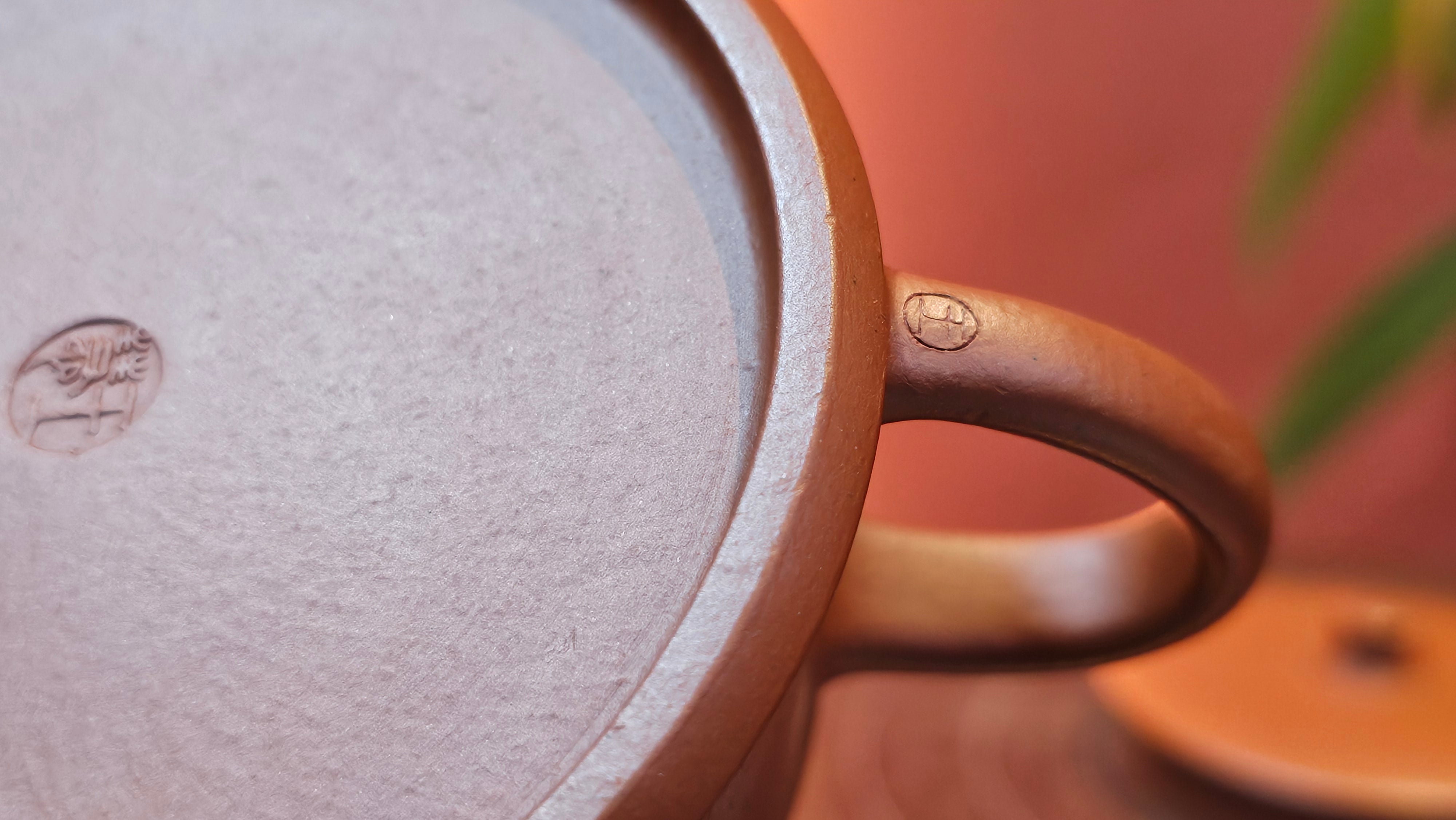 Yun Zhu 云柱 "Pillar of the Heavens", 140.3ml, Xiao Mei Yao Zhu Ni 小煤窑朱泥,  by our Collaborative Craftsman Wang Hui 王慧 ~ "劲竹凌风" and Bamboo Engraving by Craftsman Yi De Shu 一德书 ~ Congratulations to Mr B.H.S., 0015hrs 26th July 2025, Jakarta! Indonesia🇮🇩.