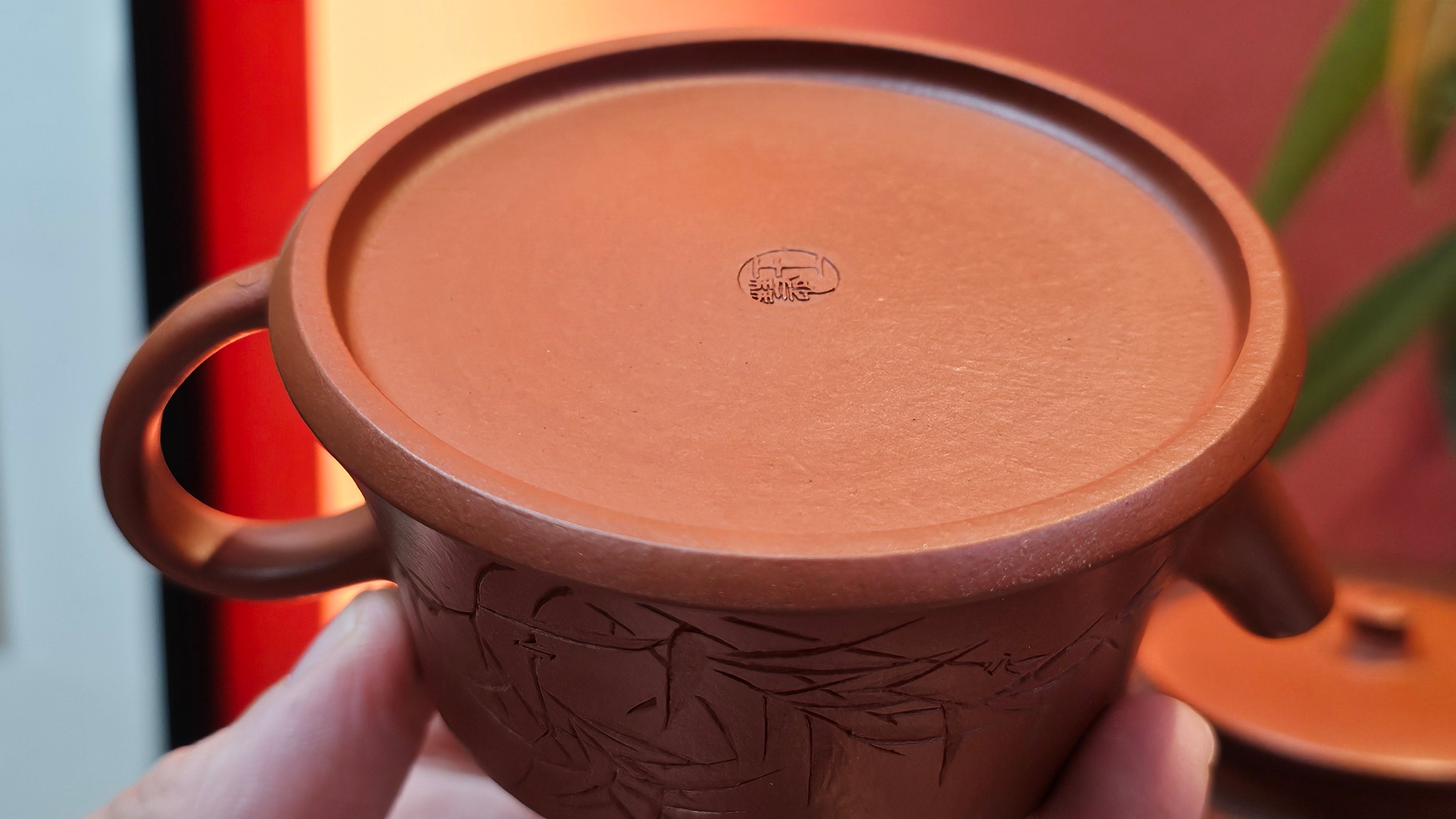 Yun Zhu 云柱 "Pillar of the Heavens", 140.3ml, Xiao Mei Yao Zhu Ni 小煤窑朱泥,  by our Collaborative Craftsman Wang Hui 王慧 ~ "劲竹凌风" and Bamboo Engraving by Craftsman Yi De Shu 一德书 ~ Congratulations to Mr B.H.S., 0015hrs 26th July 2025, Jakarta! Indonesia🇮🇩.