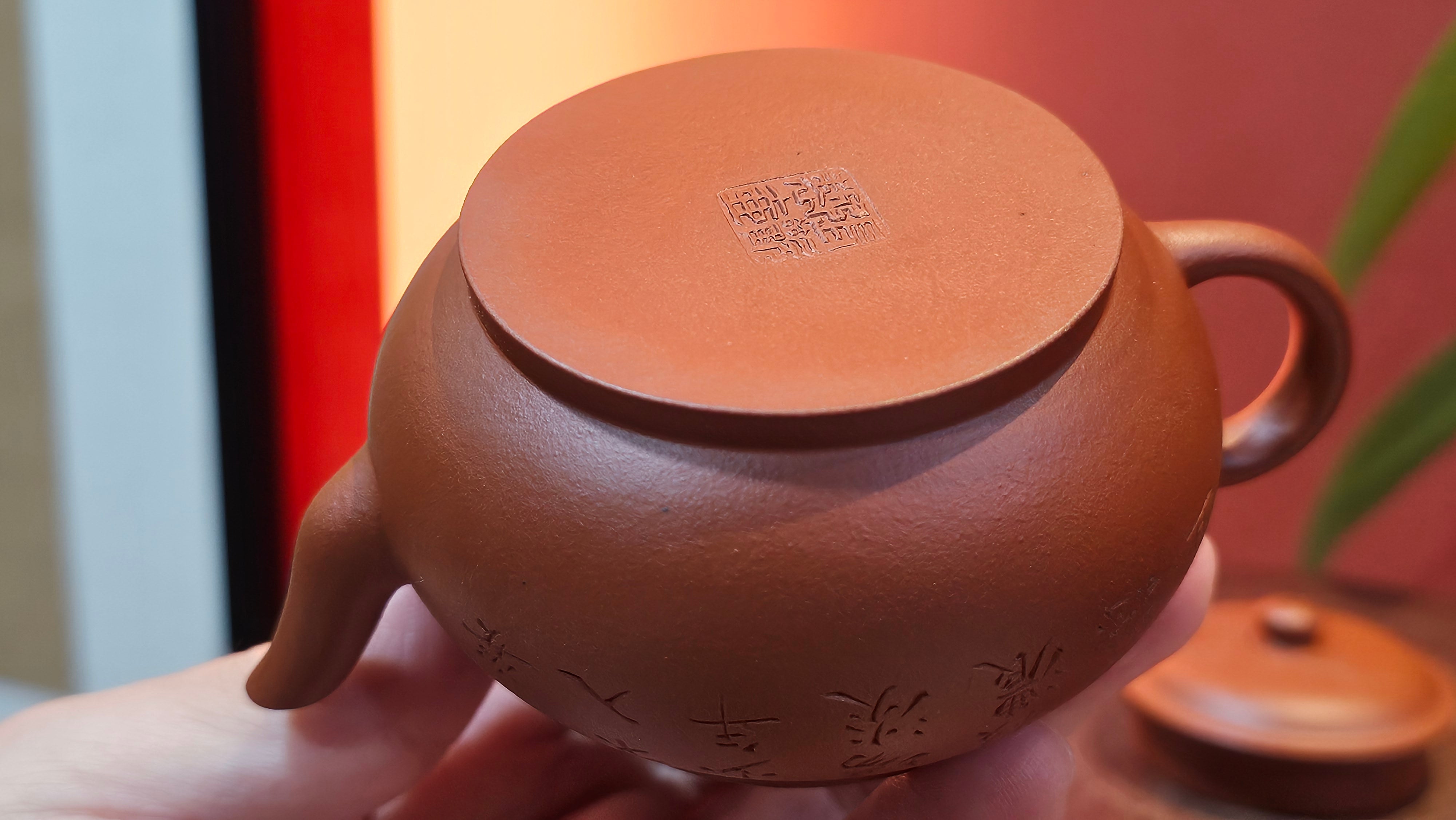 Qing Shi Gong Deng《清式宫灯》, 142.1ml, Xiao Hong Ni 小红泥, by our Craftsman Zhang Huan 张欢, Engraving by Craftsman Pe'eng Pe'eng 芃芃 ~ Congratulations to!Mr J.S., 1314hrs 18th July 2025, Chicago, IL!