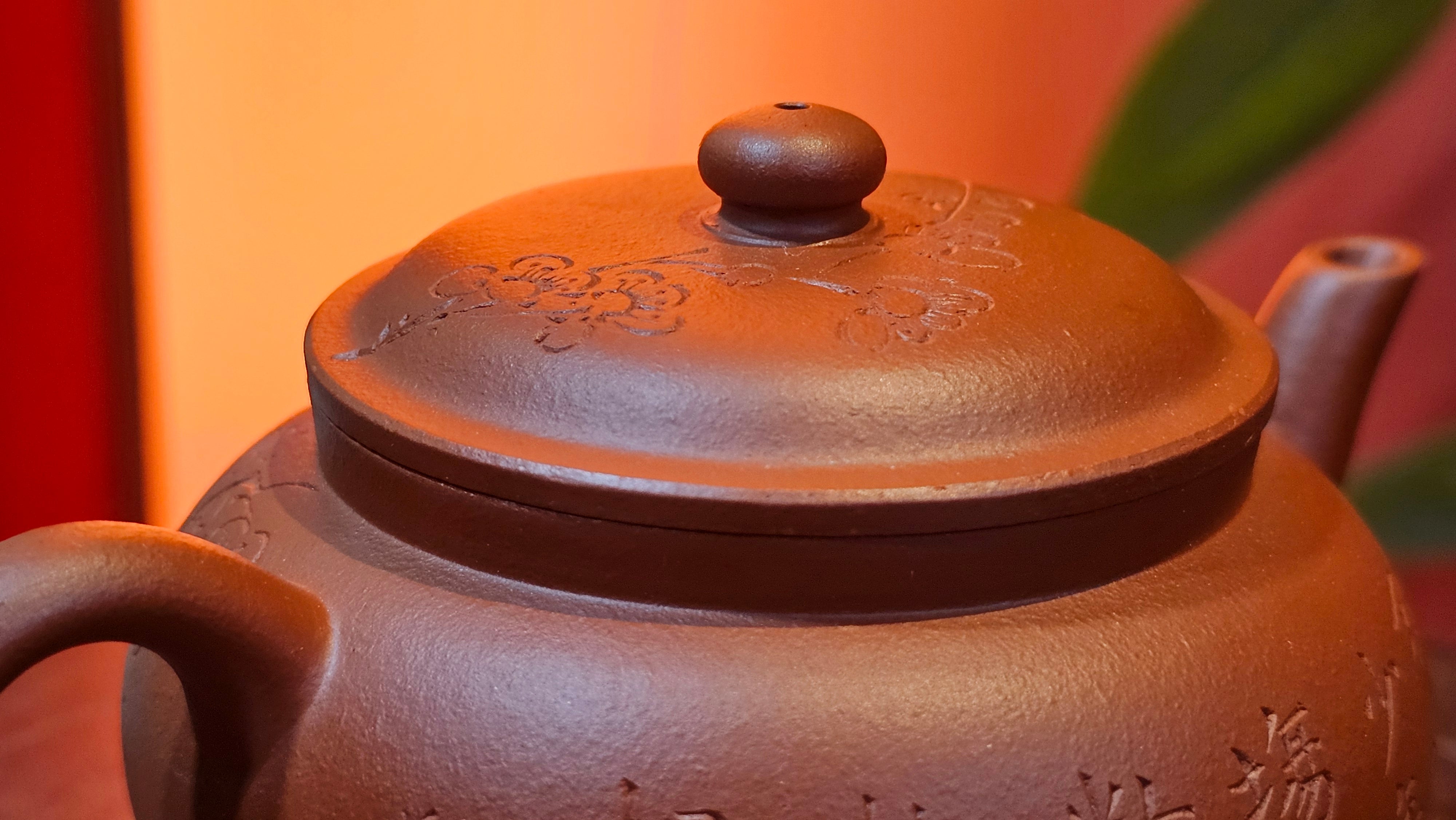 Qing Shi Gong Deng《清式宫灯》, 142.1ml, Xiao Hong Ni 小红泥, by our Craftsman Zhang Huan 张欢, Engraving by Craftsman Pe'eng Pe'eng 芃芃 ~ Congratulations to!Mr J.S., 1314hrs 18th July 2025, Chicago, IL!