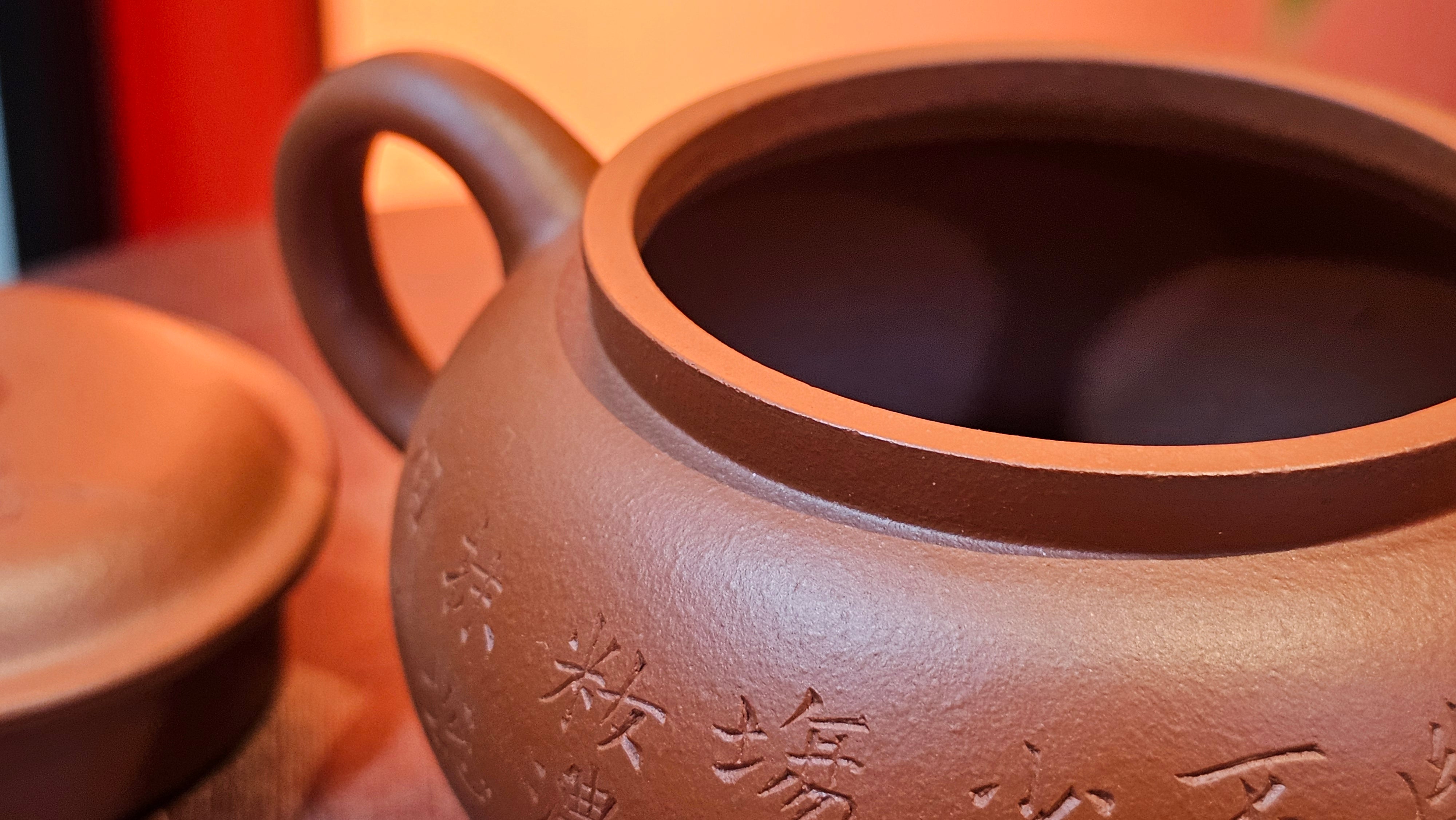 Qing Shi Gong Deng《清式宫灯》, 142.1ml, Xiao Hong Ni 小红泥, by our Craftsman Zhang Huan 张欢, Engraving by Craftsman Pe'eng Pe'eng 芃芃 ~ Congratulations to!Mr J.S., 1314hrs 18th July 2025, Chicago, IL!