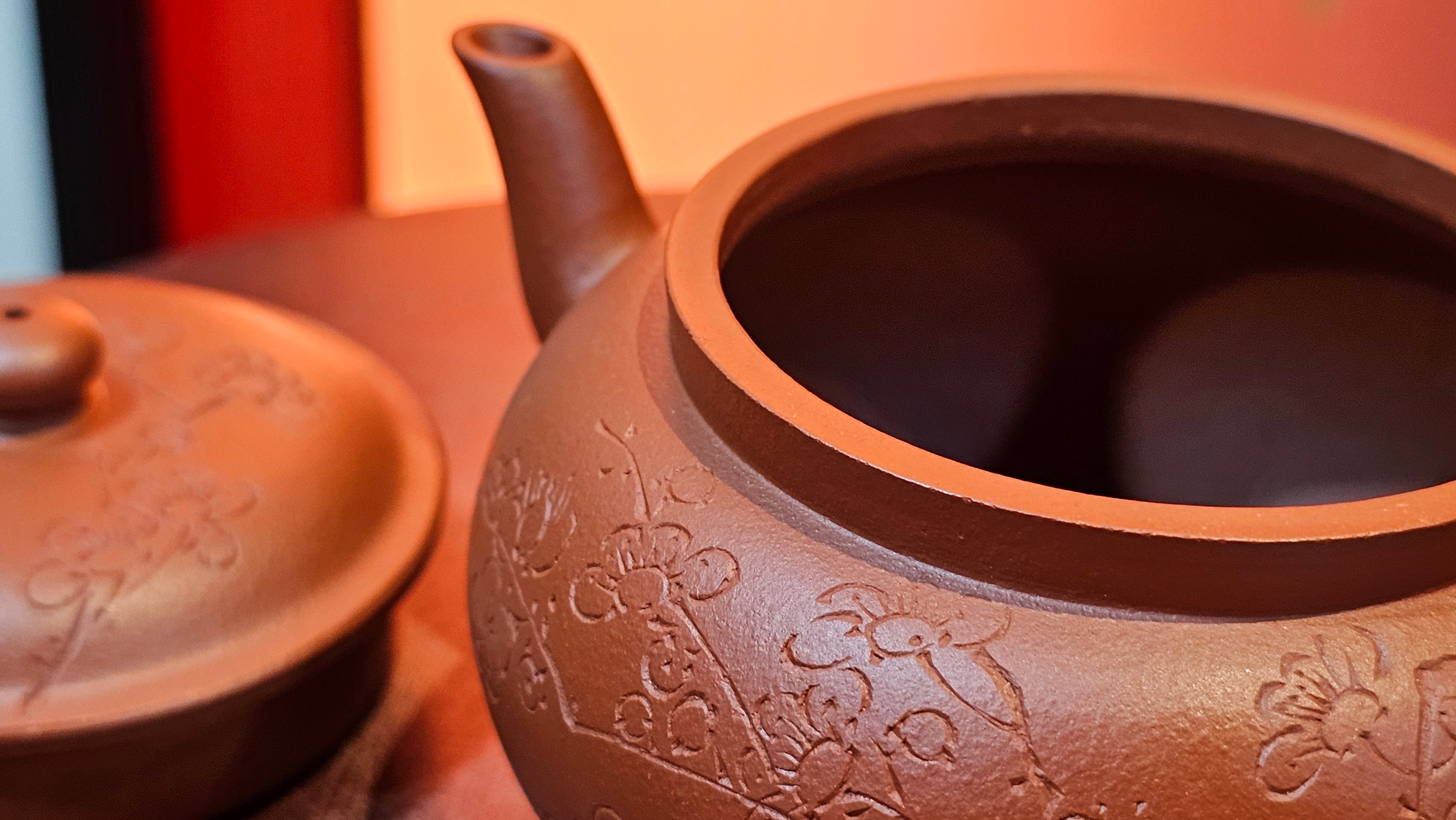 Qing Shi Gong Deng《清式宫灯》, 142.1ml, Xiao Hong Ni 小红泥, by our Craftsman Zhang Huan 张欢, Engraving by Craftsman Pe'eng Pe'eng 芃芃 ~ Congratulations to!Mr J.S., 1314hrs 18th July 2025, Chicago, IL!