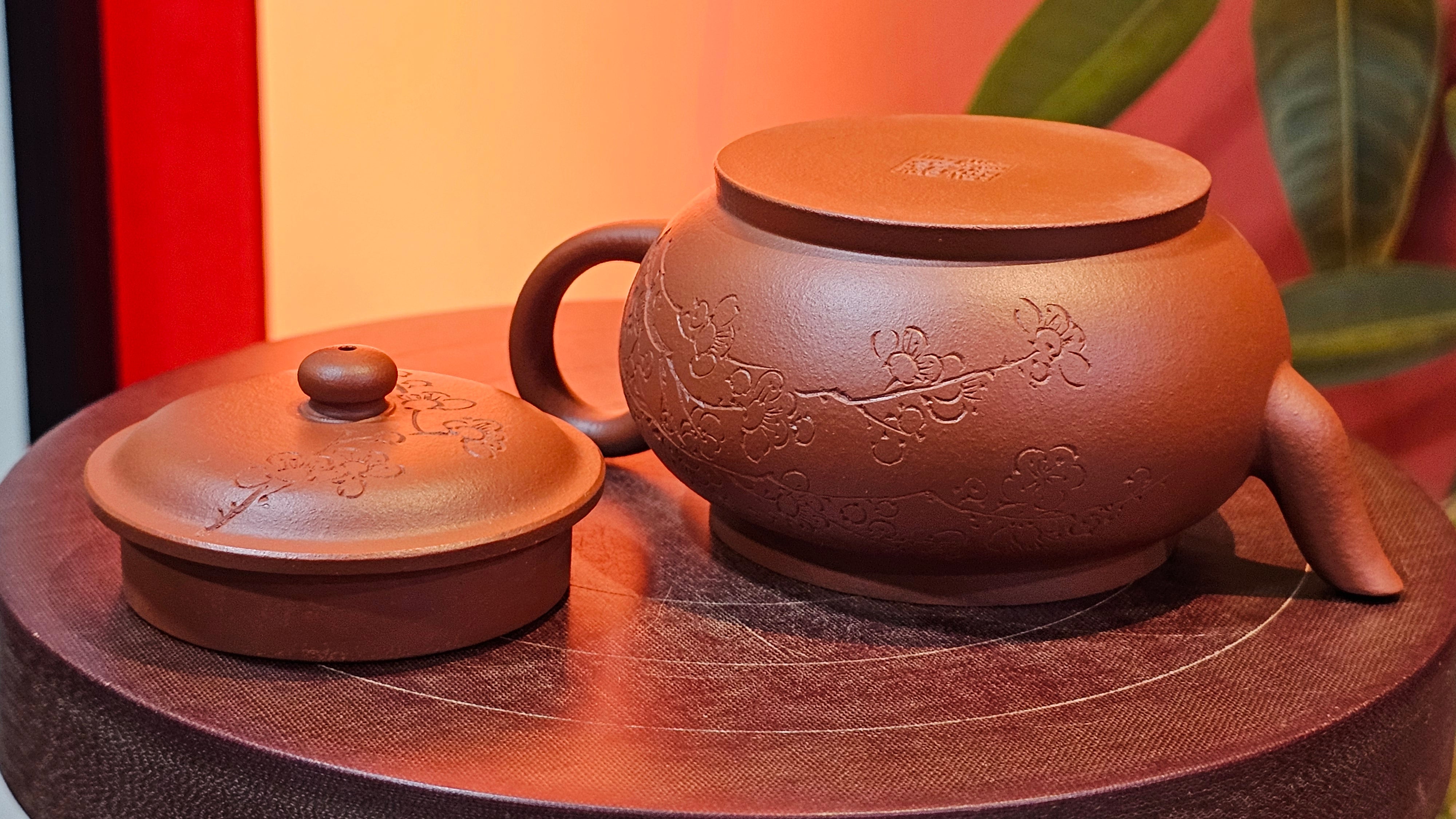 Qing Shi Gong Deng《清式宫灯》, 142.1ml, Xiao Hong Ni 小红泥, by our Craftsman Zhang Huan 张欢, Engraving by Craftsman Pe'eng Pe'eng 芃芃 ~ Congratulations to!Mr J.S., 1314hrs 18th July 2025, Chicago, IL!