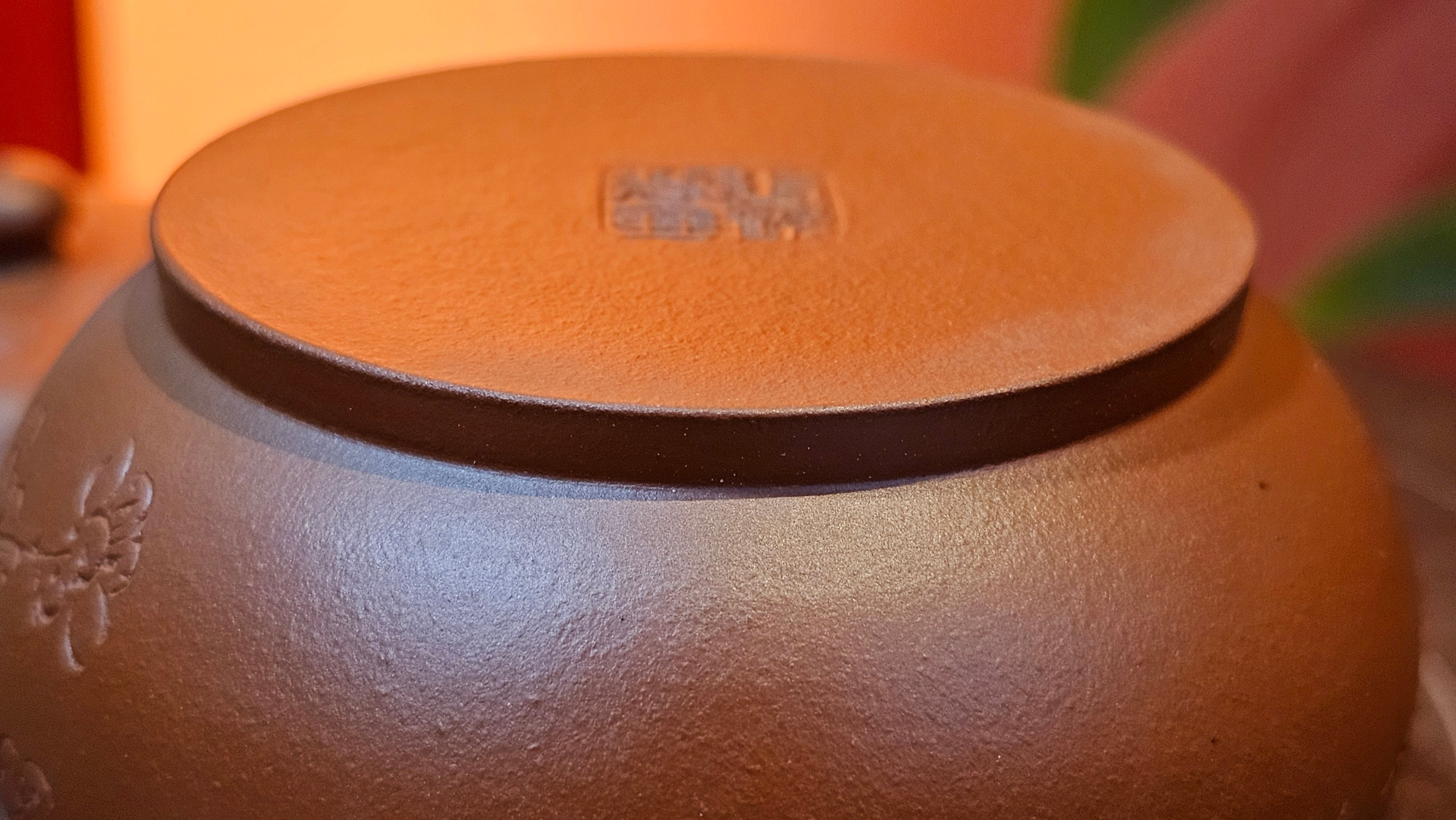 Qing Shi Gong Deng《清式宫灯》, 142.1ml, Xiao Hong Ni 小红泥, by our Craftsman Zhang Huan 张欢, Engraving by Craftsman Pe'eng Pe'eng 芃芃 ~ Congratulations to!Mr J.S., 1314hrs 18th July 2025, Chicago, IL!