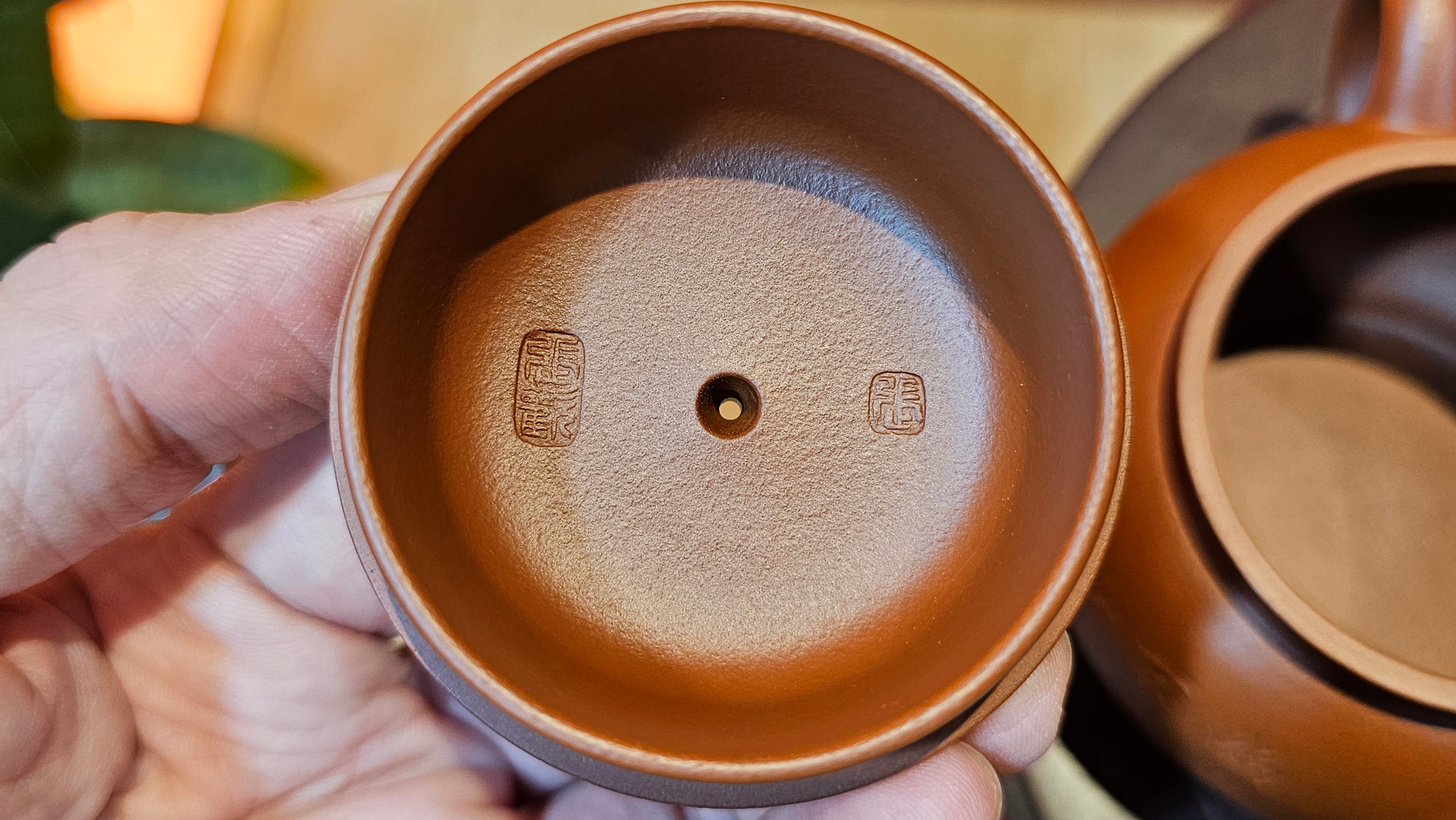 Qing Shi Gong Deng《清式宫灯》, 142.1ml, Xiao Hong Ni 小红泥, by our Craftsman Zhang Huan 张欢, Engraving by Craftsman Pe'eng Pe'eng 芃芃 ~ Congratulations to!Mr J.S., 1314hrs 18th July 2025, Chicago, IL!