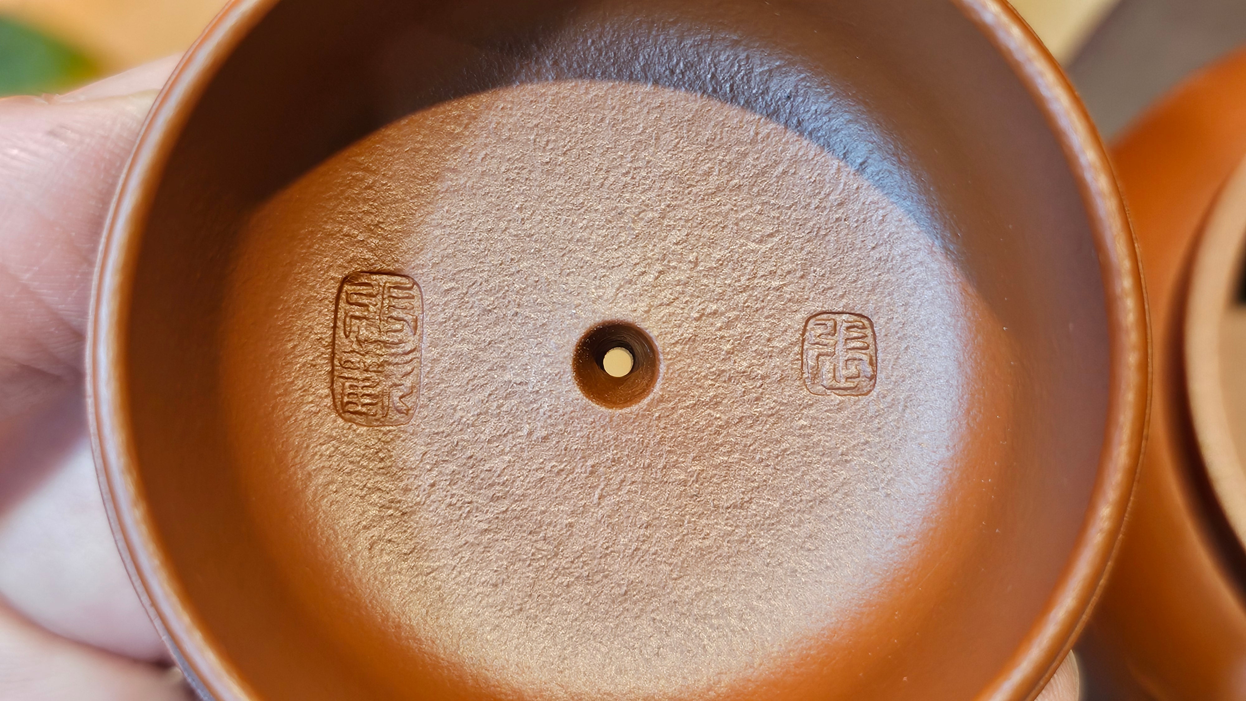 Qing Shi Gong Deng《清式宫灯》, 142.1ml, Xiao Hong Ni 小红泥, by our Craftsman Zhang Huan 张欢, Engraving by Craftsman Pe'eng Pe'eng 芃芃 ~ Congratulations to!Mr J.S., 1314hrs 18th July 2025, Chicago, IL!