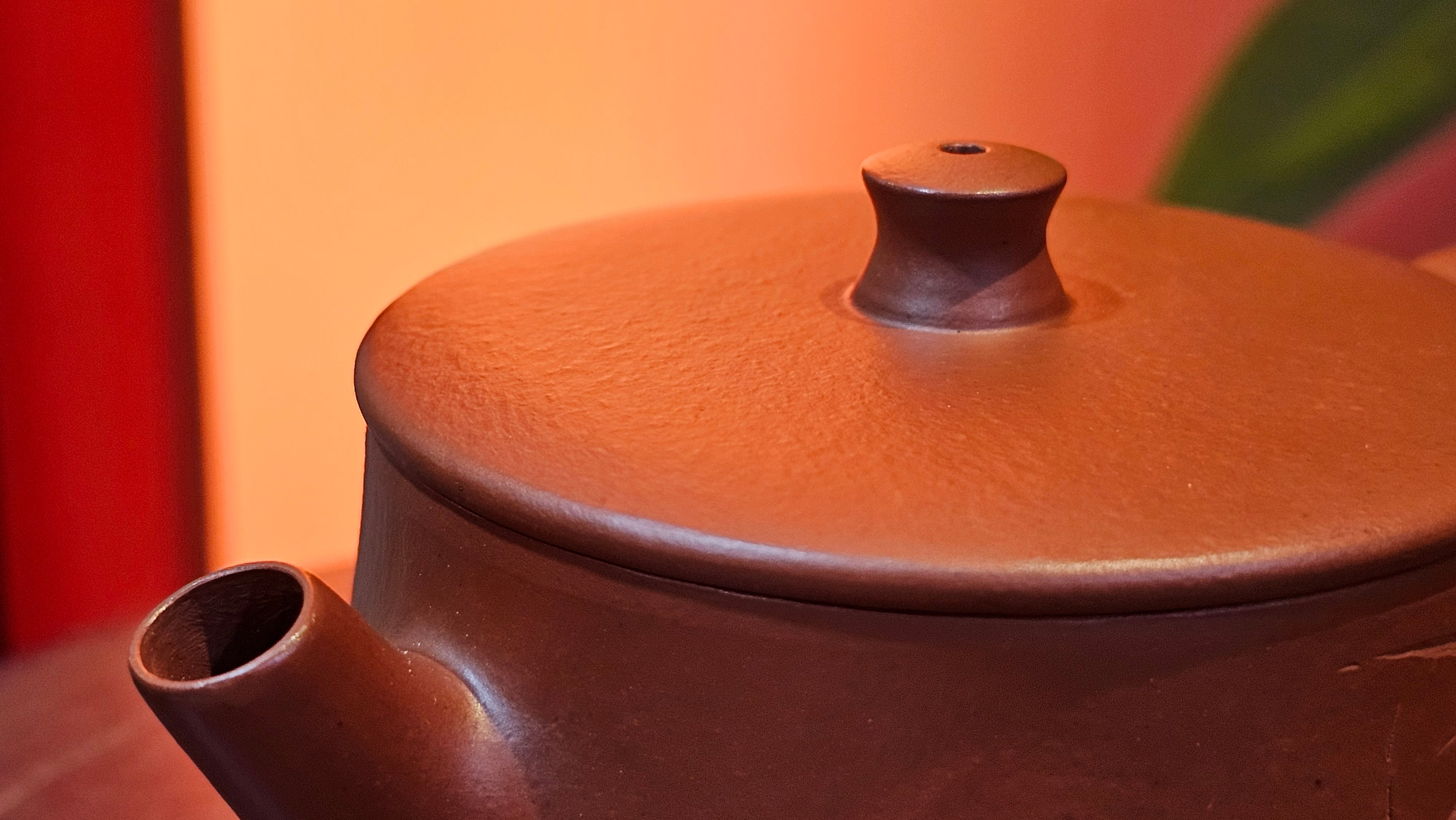 Yun Zhu 云柱 "Pillar of the Heavens", 140.3ml, Xiao Mei Yao Zhu Ni 小煤窑朱泥,  by our Collaborative Craftsman Wang Hui 王慧 ~ "劲竹凌风" and Bamboo Engraving by Craftsman Yi De Shu 一德书 ~ Congratulations to Mr B.H.S., 0015hrs 26th July 2025, Jakarta! Indonesia🇮🇩.