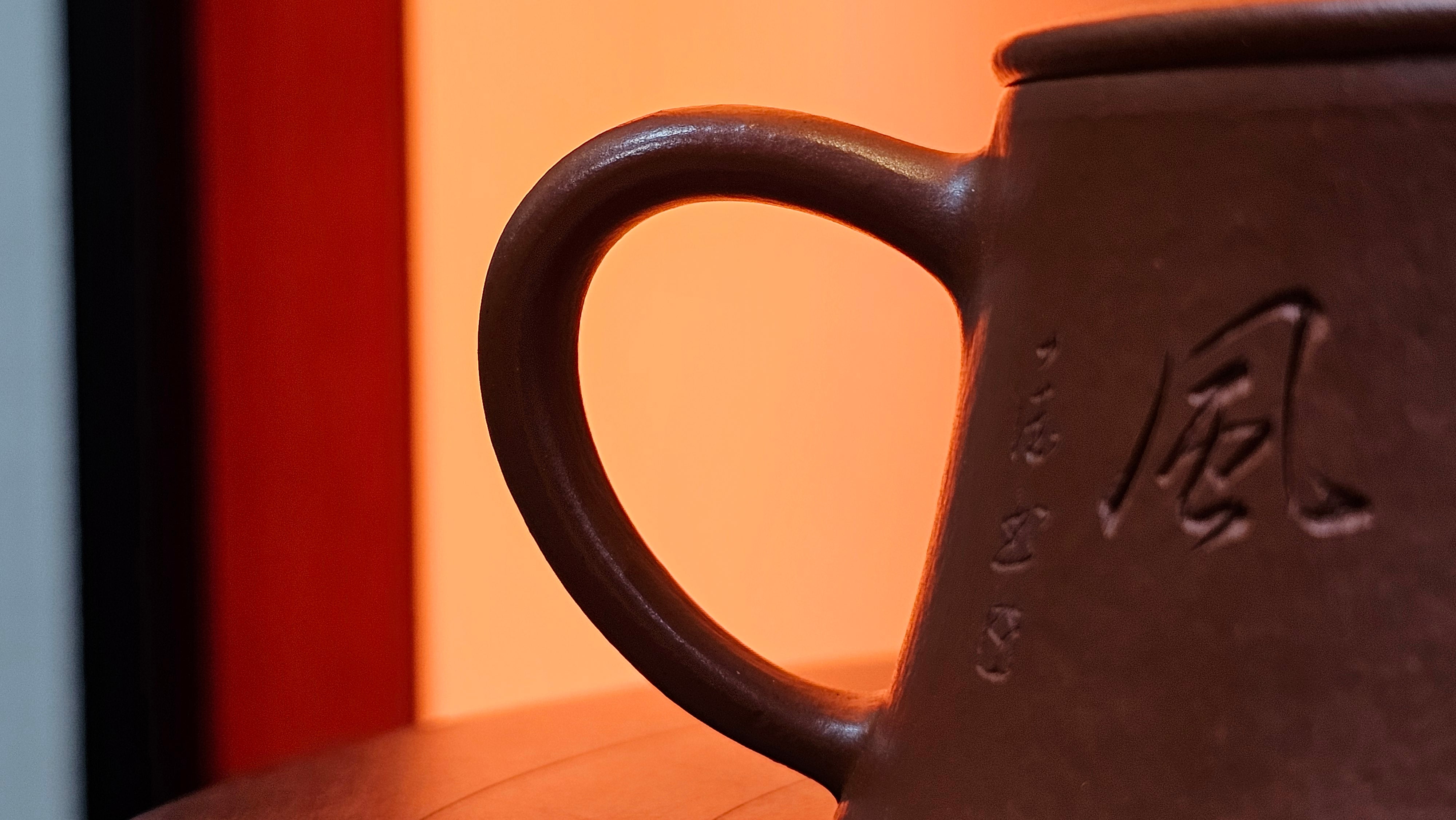 Yun Zhu 云柱 "Pillar of the Heavens", 140.3ml, Xiao Mei Yao Zhu Ni 小煤窑朱泥,  by our Collaborative Craftsman Wang Hui 王慧 ~ "劲竹凌风" and Bamboo Engraving by Craftsman Yi De Shu 一德书 ~ Congratulations to Mr B.H.S., 0015hrs 26th July 2025, Jakarta! Indonesia🇮🇩.