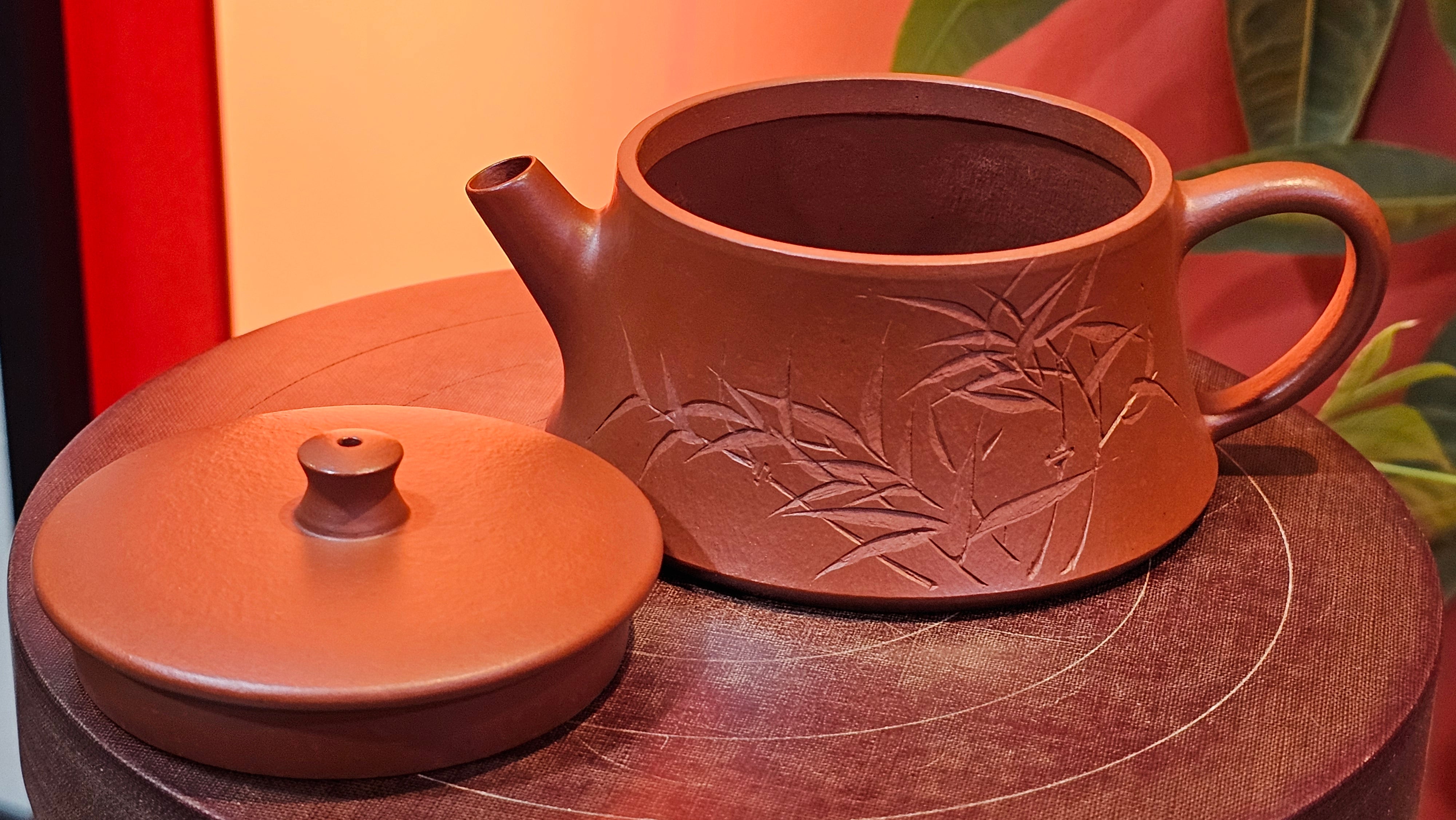 Yun Zhu 云柱 "Pillar of the Heavens", 140.3ml, Xiao Mei Yao Zhu Ni 小煤窑朱泥,  by our Collaborative Craftsman Wang Hui 王慧 ~ "劲竹凌风" and Bamboo Engraving by Craftsman Yi De Shu 一德书 ~ Congratulations to Mr B.H.S., 0015hrs 26th July 2025, Jakarta! Indonesia🇮🇩.