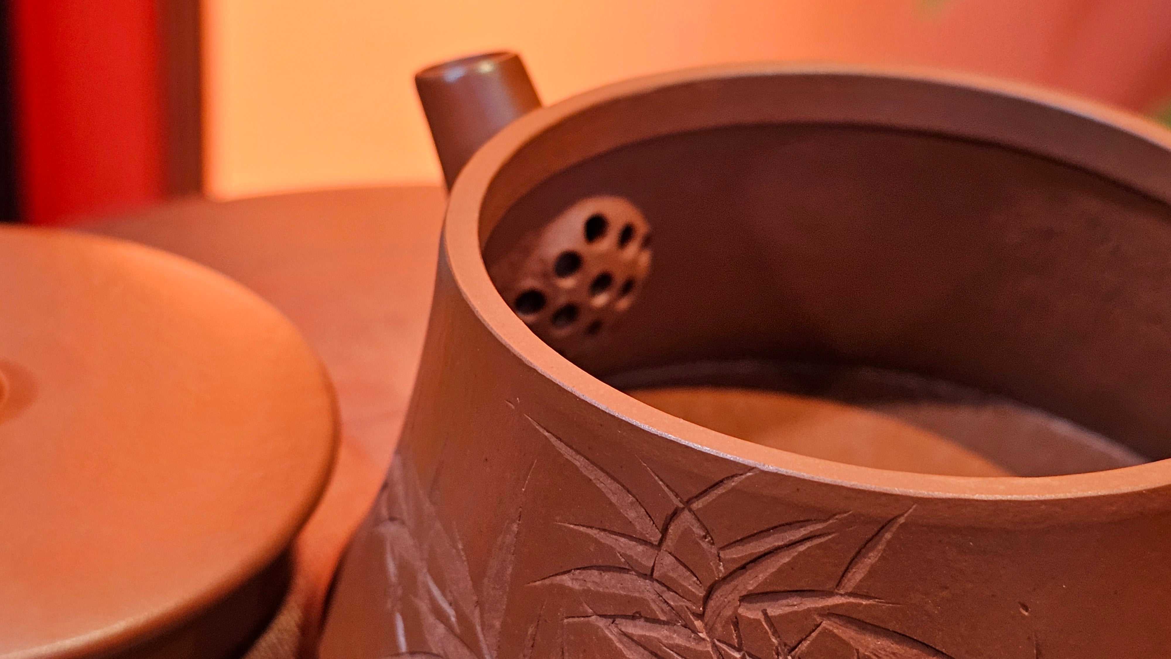 Yun Zhu 云柱 "Pillar of the Heavens", 140.3ml, Xiao Mei Yao Zhu Ni 小煤窑朱泥,  by our Collaborative Craftsman Wang Hui 王慧 ~ "劲竹凌风" and Bamboo Engraving by Craftsman Yi De Shu 一德书 ~ Congratulations to Mr B.H.S., 0015hrs 26th July 2025, Jakarta! Indonesia🇮🇩.