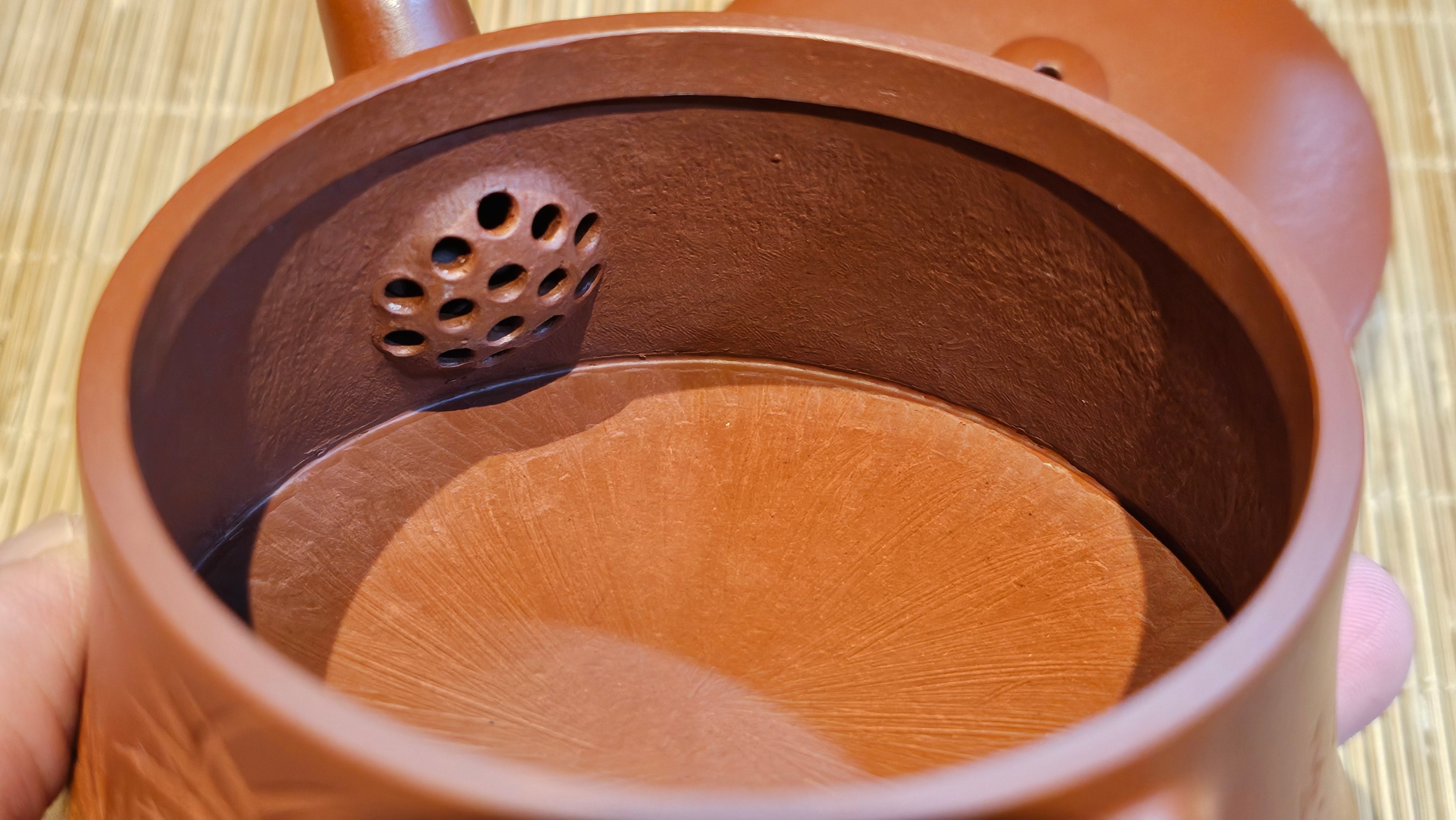 Yun Zhu 云柱 "Pillar of the Heavens", 140.3ml, Xiao Mei Yao Zhu Ni 小煤窑朱泥,  by our Collaborative Craftsman Wang Hui 王慧 ~ "劲竹凌风" and Bamboo Engraving by Craftsman Yi De Shu 一德书 ~ Congratulations to Mr B.H.S., 0015hrs 26th July 2025, Jakarta! Indonesia🇮🇩.