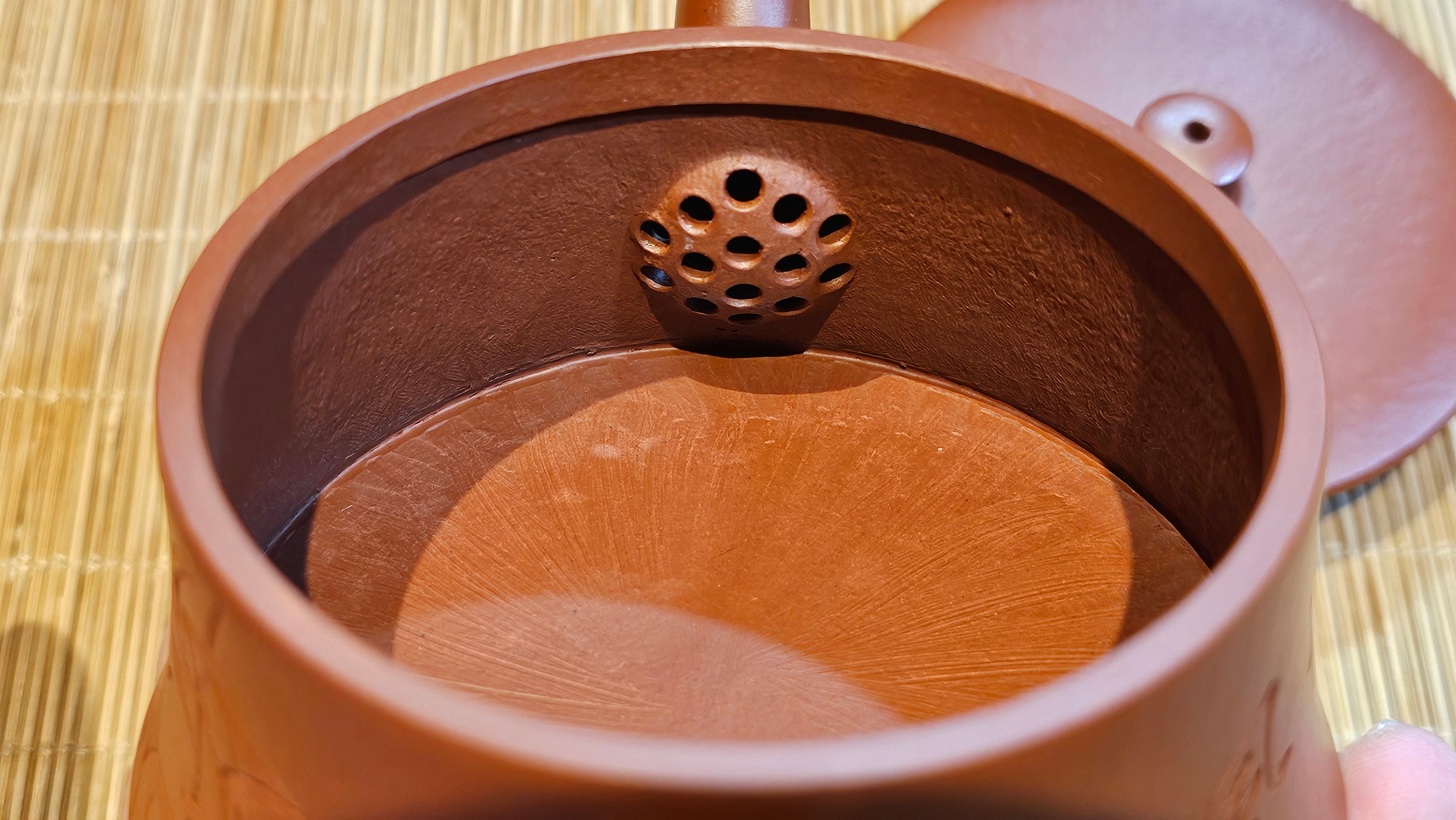 Yun Zhu 云柱 "Pillar of the Heavens", 140.3ml, Xiao Mei Yao Zhu Ni 小煤窑朱泥,  by our Collaborative Craftsman Wang Hui 王慧 ~ "劲竹凌风" and Bamboo Engraving by Craftsman Yi De Shu 一德书 ~ Congratulations to Mr B.H.S., 0015hrs 26th July 2025, Jakarta! Indonesia🇮🇩.